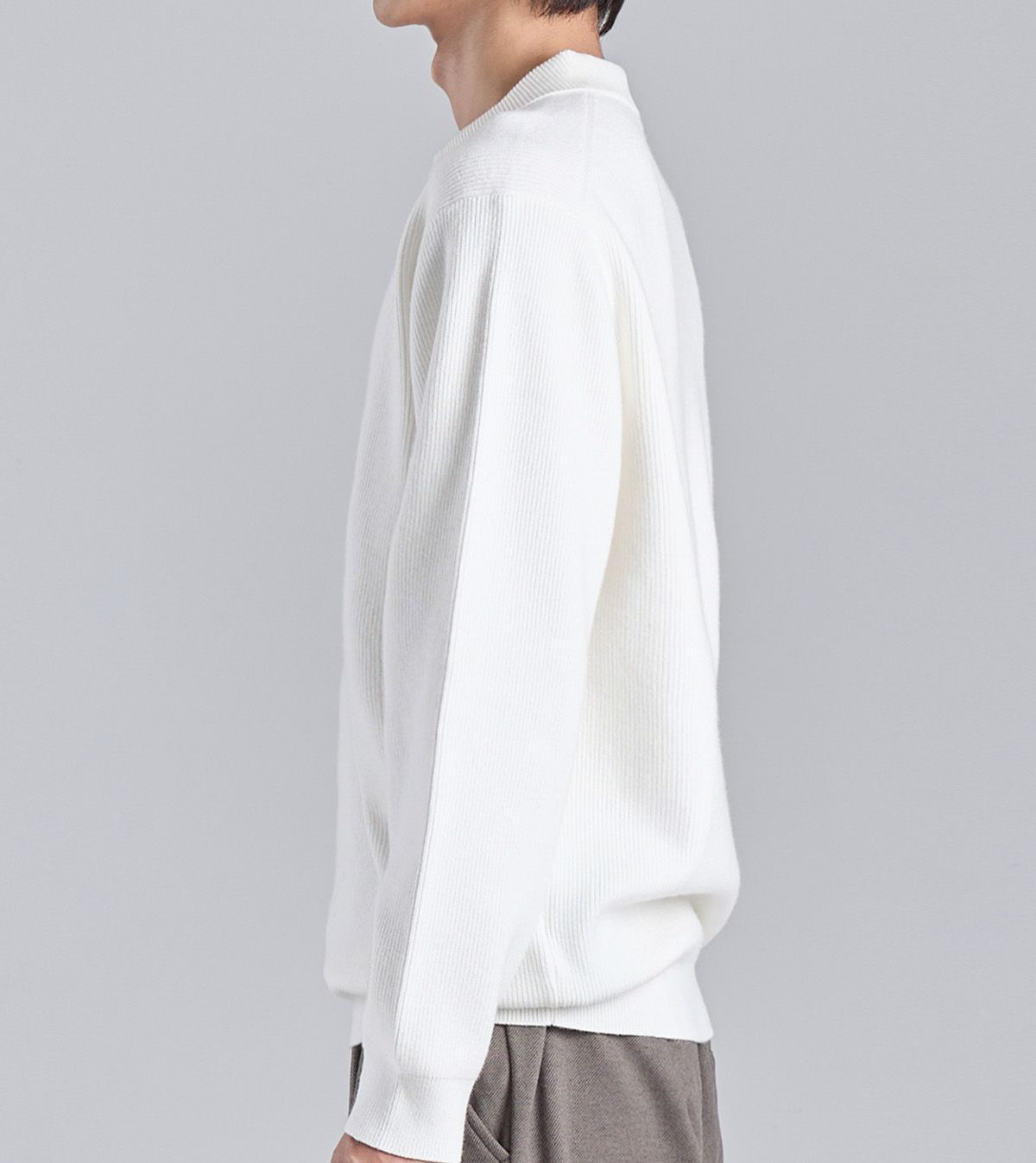 버튼서울(BUTTON SEOUL) 울블렌드 오픈 카라 니트 (화이트)