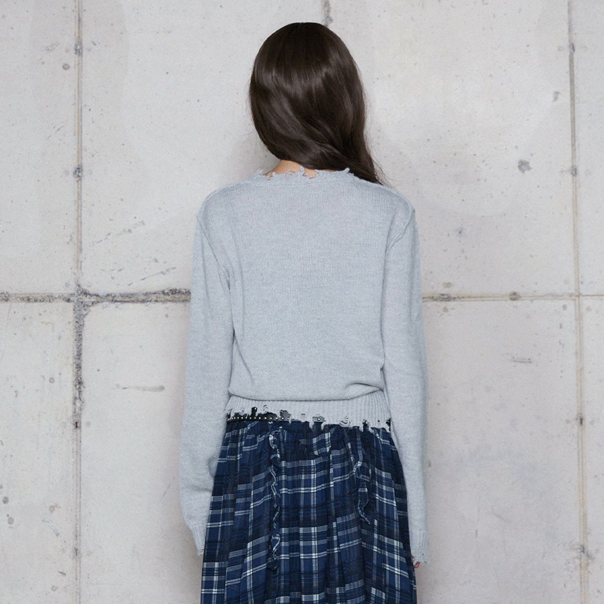 라라폭스(LALAFOX) DESTROYED V-NECK KNIT GREY 브이넥 니트 BR4KL001