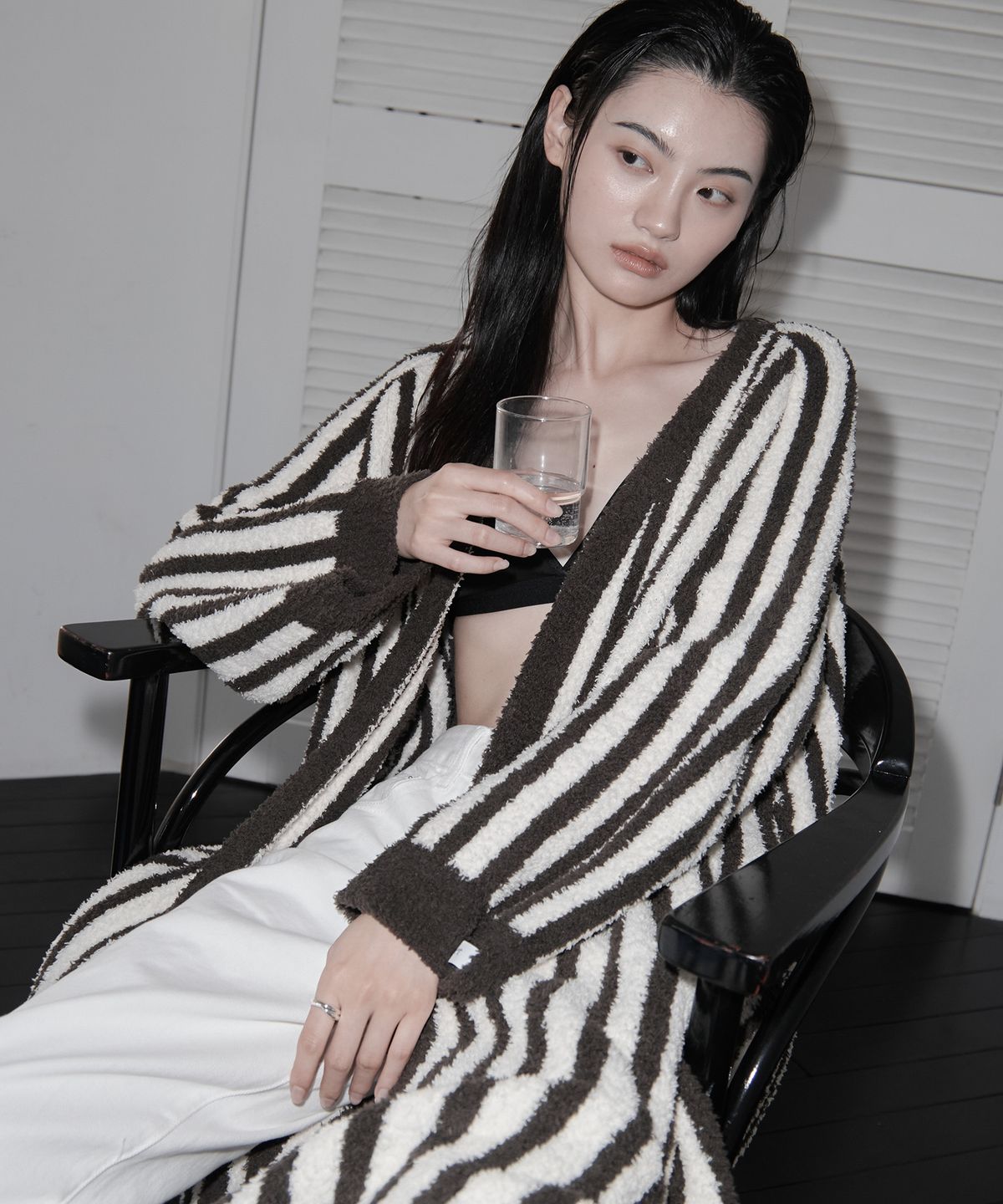 오프아워 오브제(OFFHOUR OBJET) 르블랑 스트라이프 로브