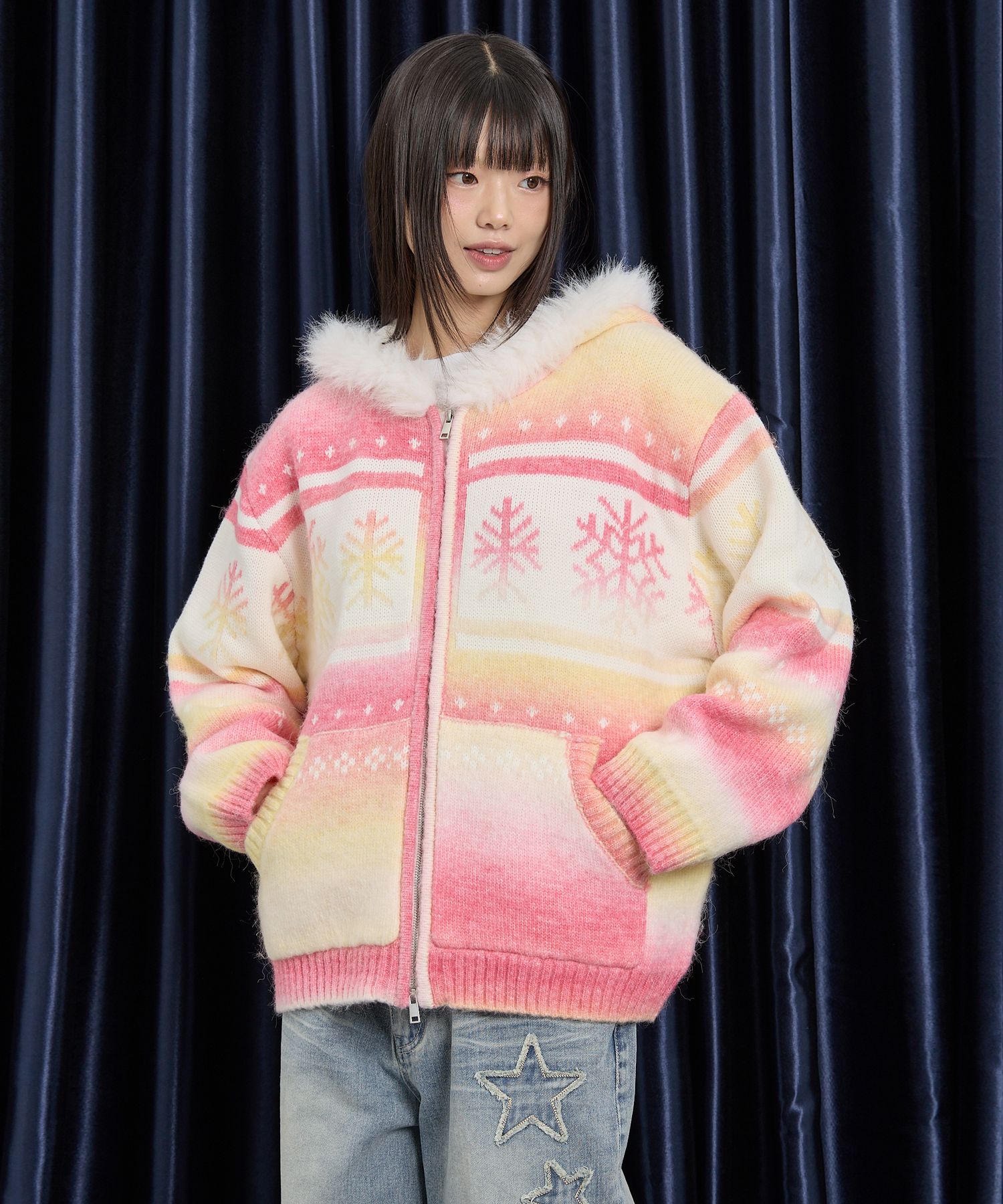 MUSINSA公式 | WAI KEI スノーグラデーションファーフードニットジップ