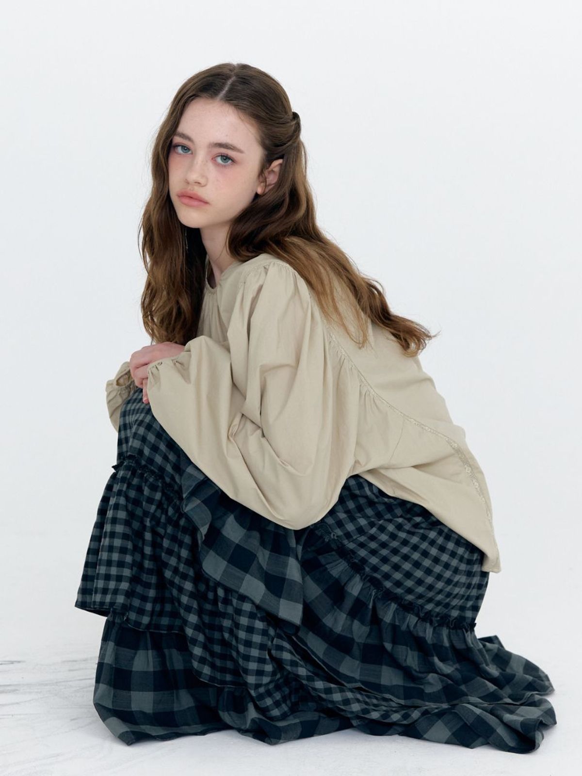 패브릭서울(FABRICSEOUL) retro round puff lace blouse