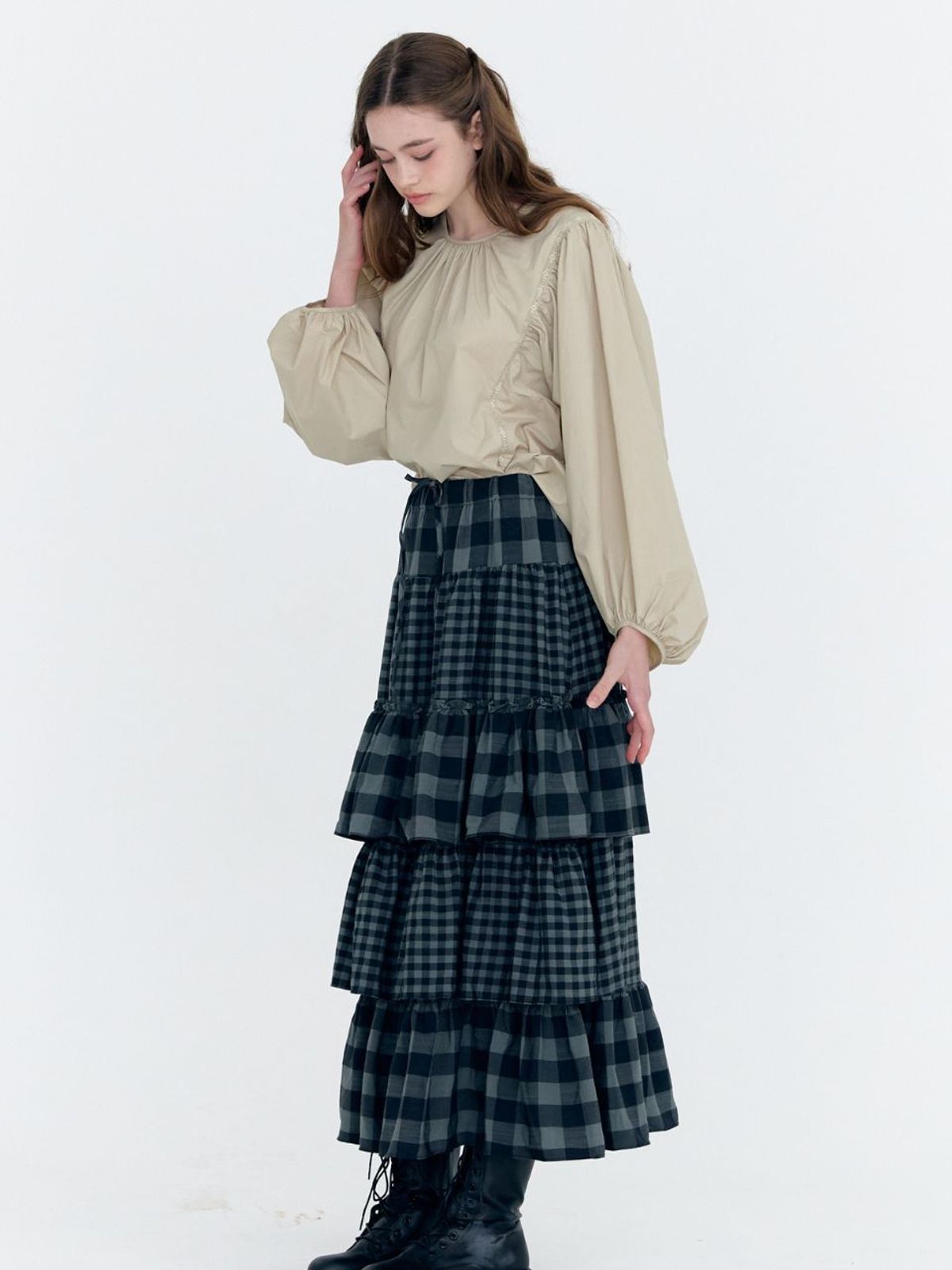 패브릭서울(FABRICSEOUL) retro round puff lace blouse