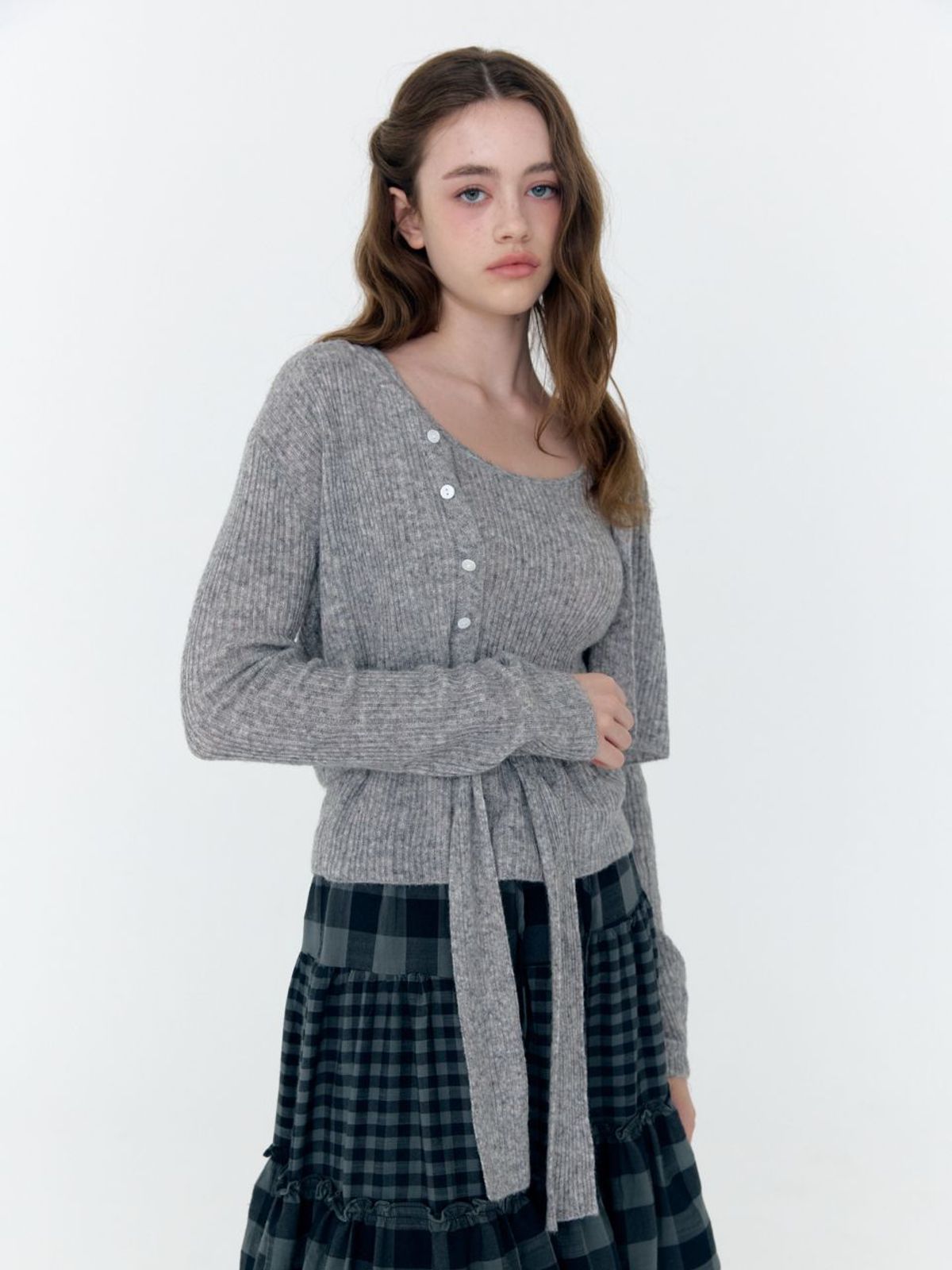패브릭서울(FABRICSEOUL) round neck cardigan & sleeveless top set