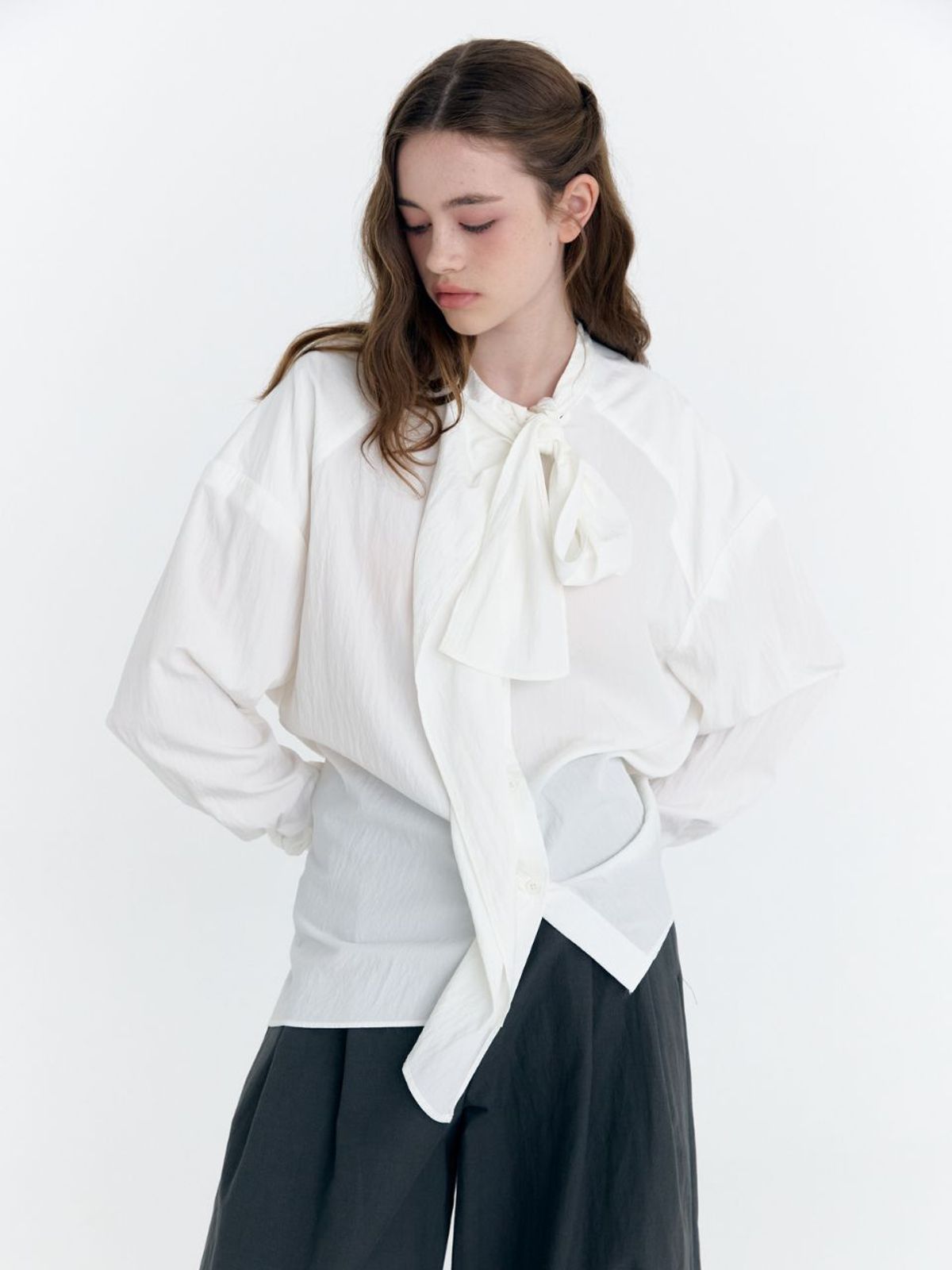 패브릭서울(FABRICSEOUL) scarf tie drape overfit blouse