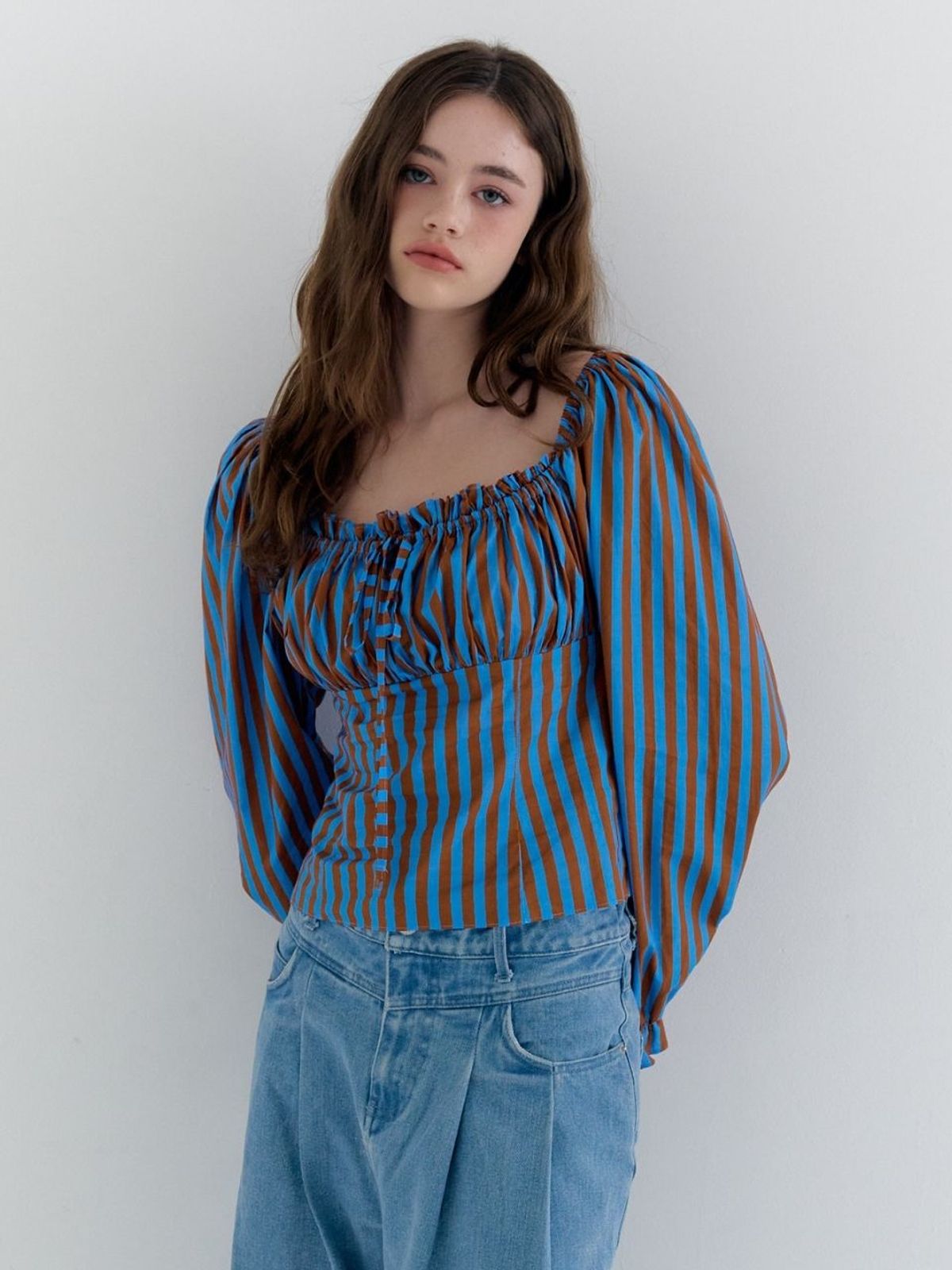 패브릭서울(FABRICSEOUL) stripe puff shirring blouse