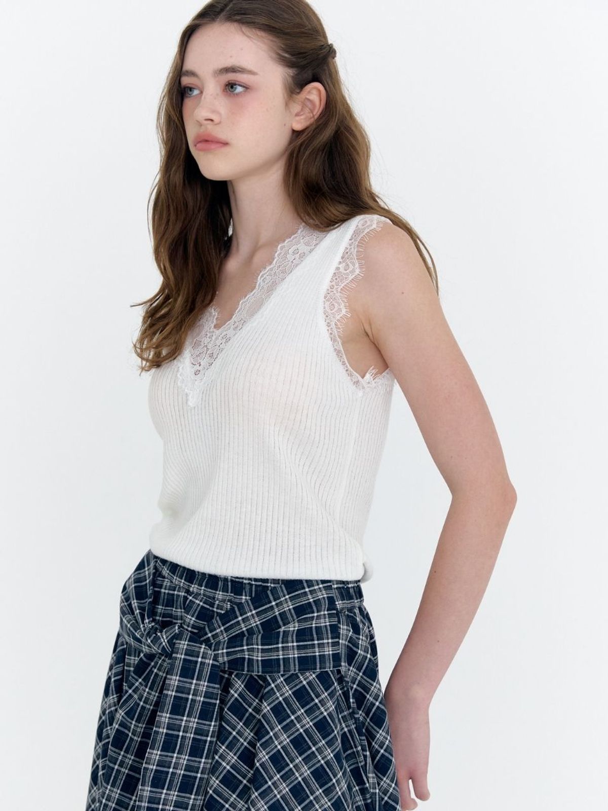 패브릭서울(FABRICSEOUL) lace ribbed sleeveless top knit