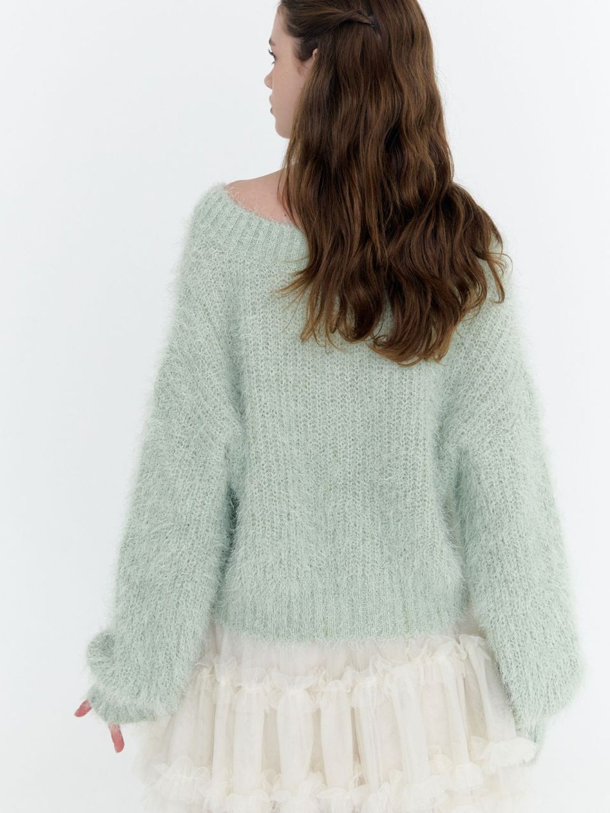 패브릭서울(FABRICSEOUL) v neck feather knit