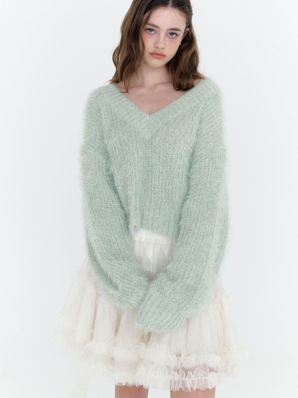 패브릭서울(FABRICSEOUL) v neck feather knit
