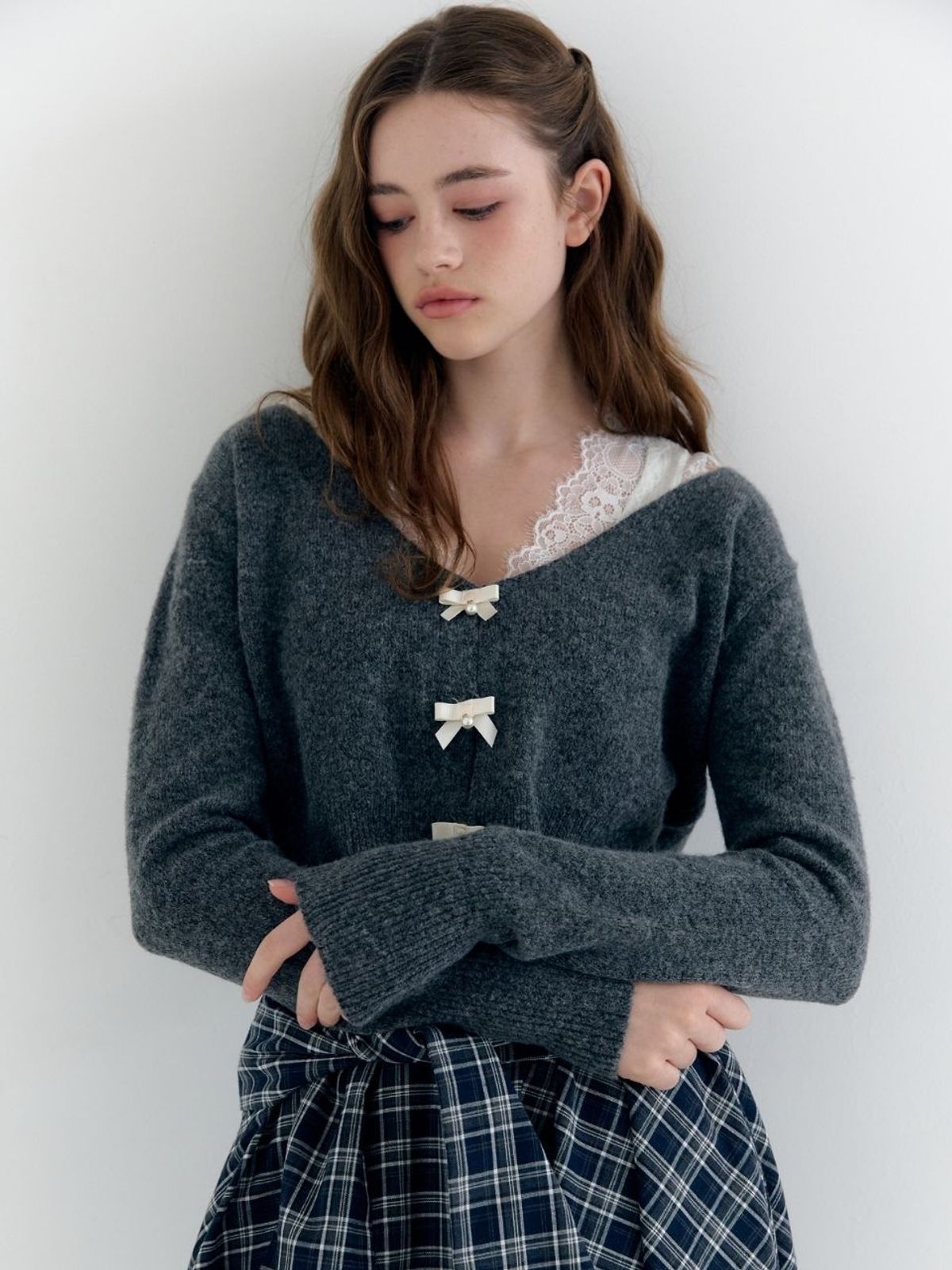 패브릭서울(FABRICSEOUL) ribbon v neck knit cardigan