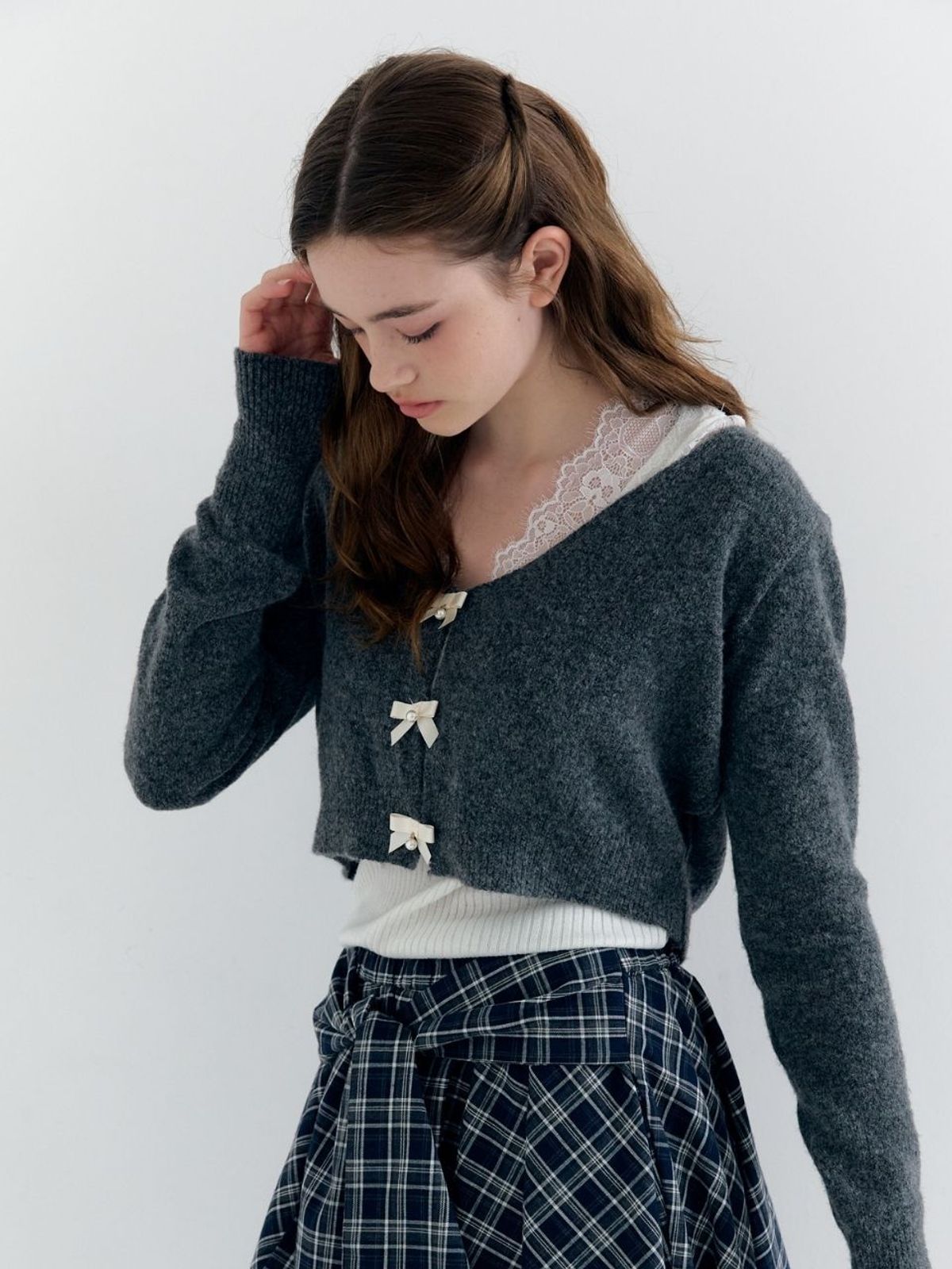 패브릭서울(FABRICSEOUL) ribbon v neck knit cardigan