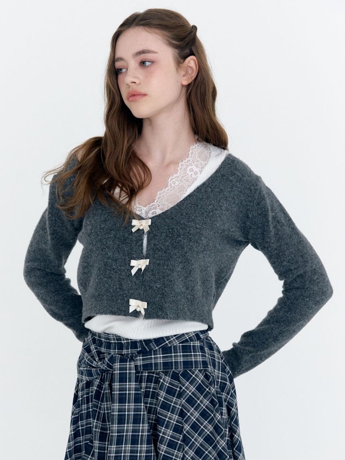 패브릭서울(FABRICSEOUL) ribbon v neck knit cardigan