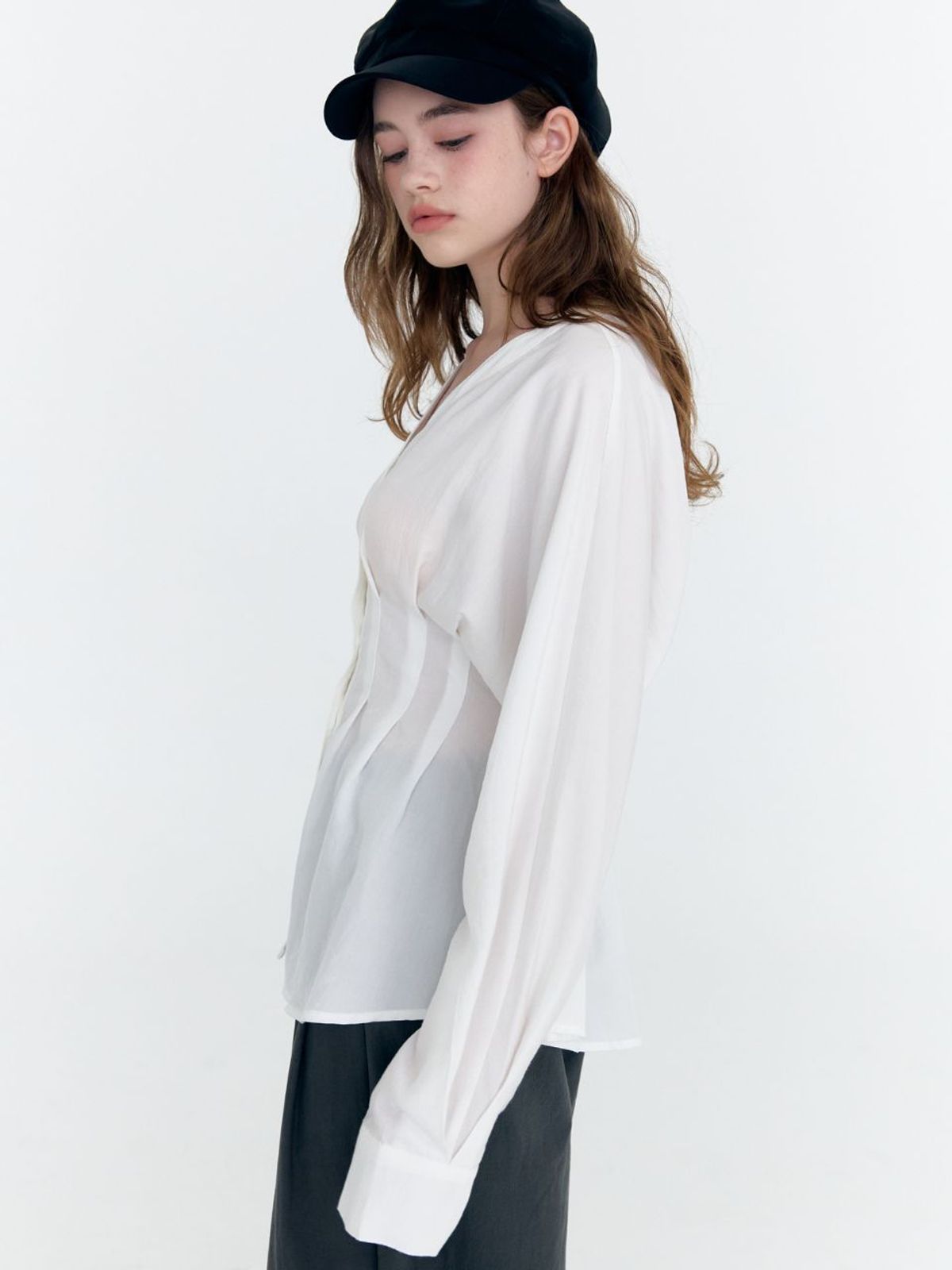 패브릭서울(FABRICSEOUL) pintuck button back ribbon blouse