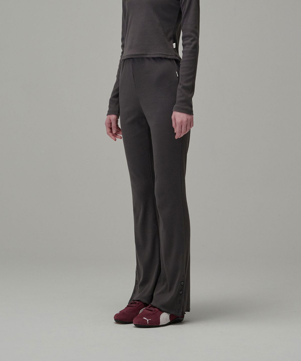 우네(OONE) Cotton Side Button Point Pants_Charcoal