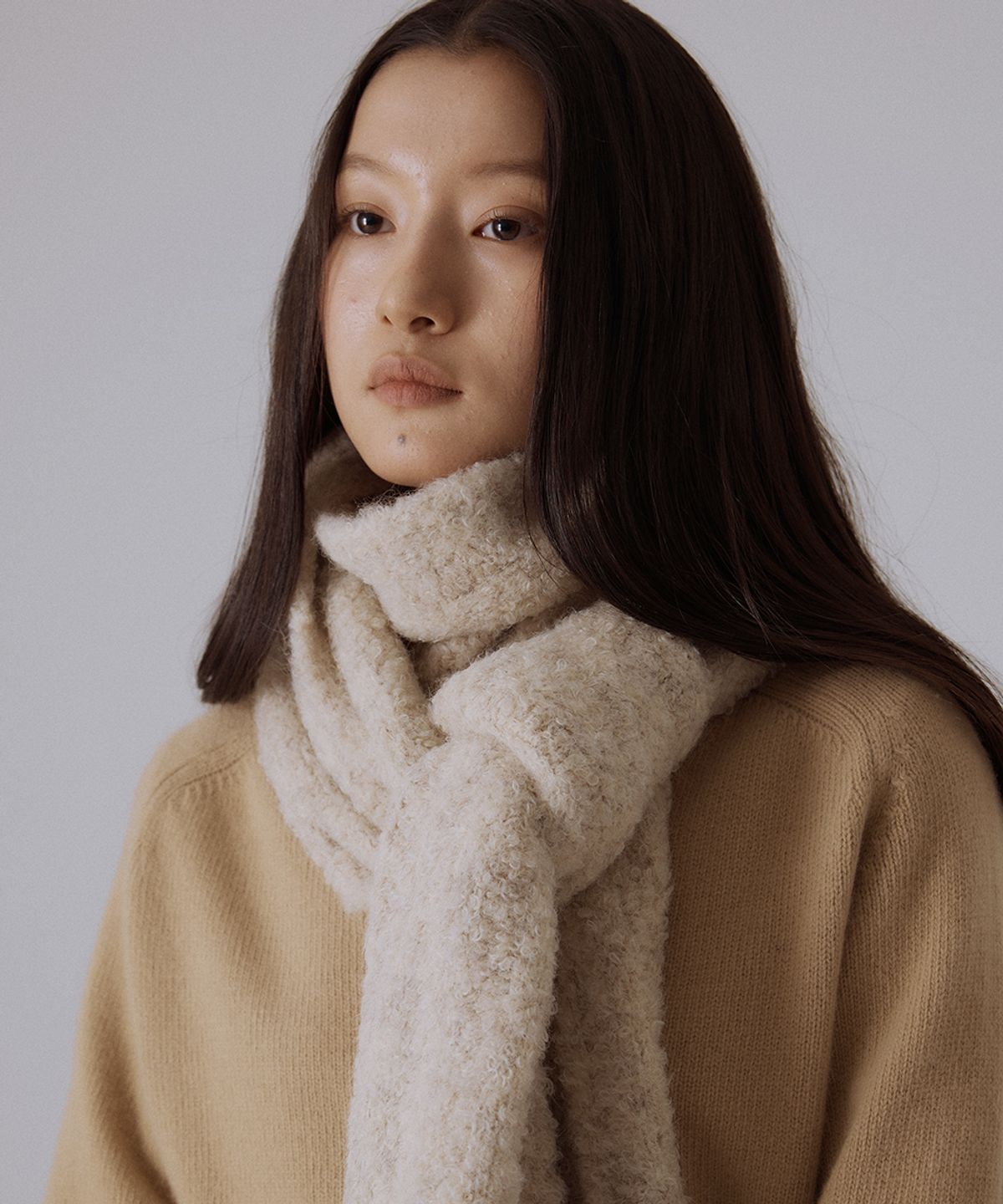 실른(SILN) Long cloud boucle knit muffler (OAT BEIGE)