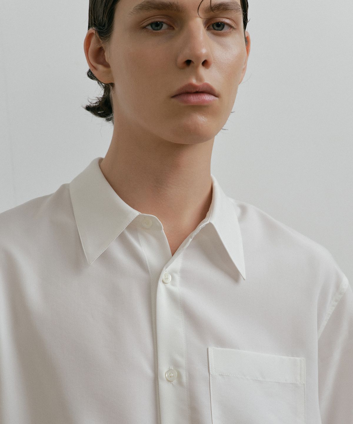 더스티화이트(DUSTYWHITE) WHITE TENCEL CLASSIC SHIRT