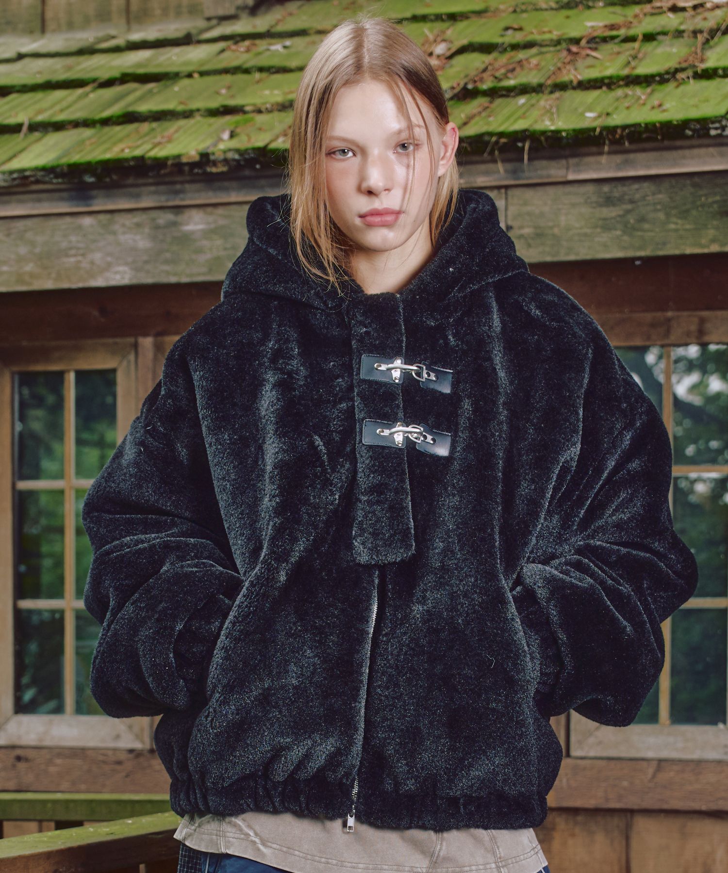 MUSINSA公式 | XTONZ XJ128 Oversized Quilted Hooded Fur Jacket (BLACK)