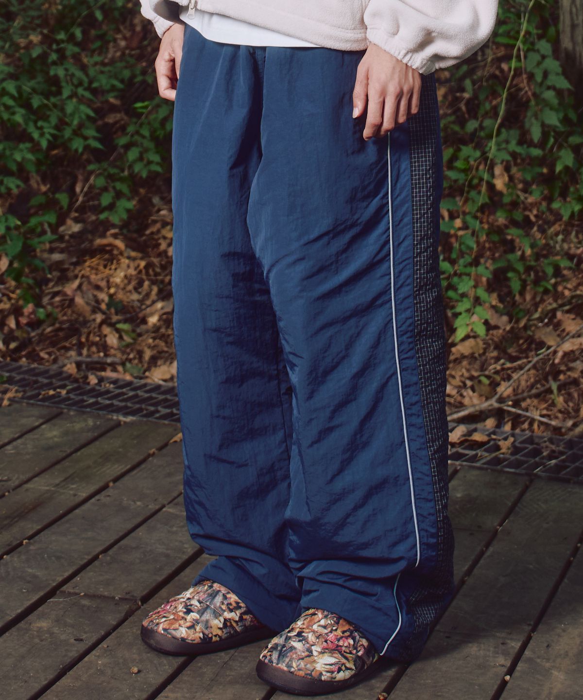 엑스톤즈(XTONZ) XP312 체크 나일론 퀼팅 패딩 팬츠 (NAVY)