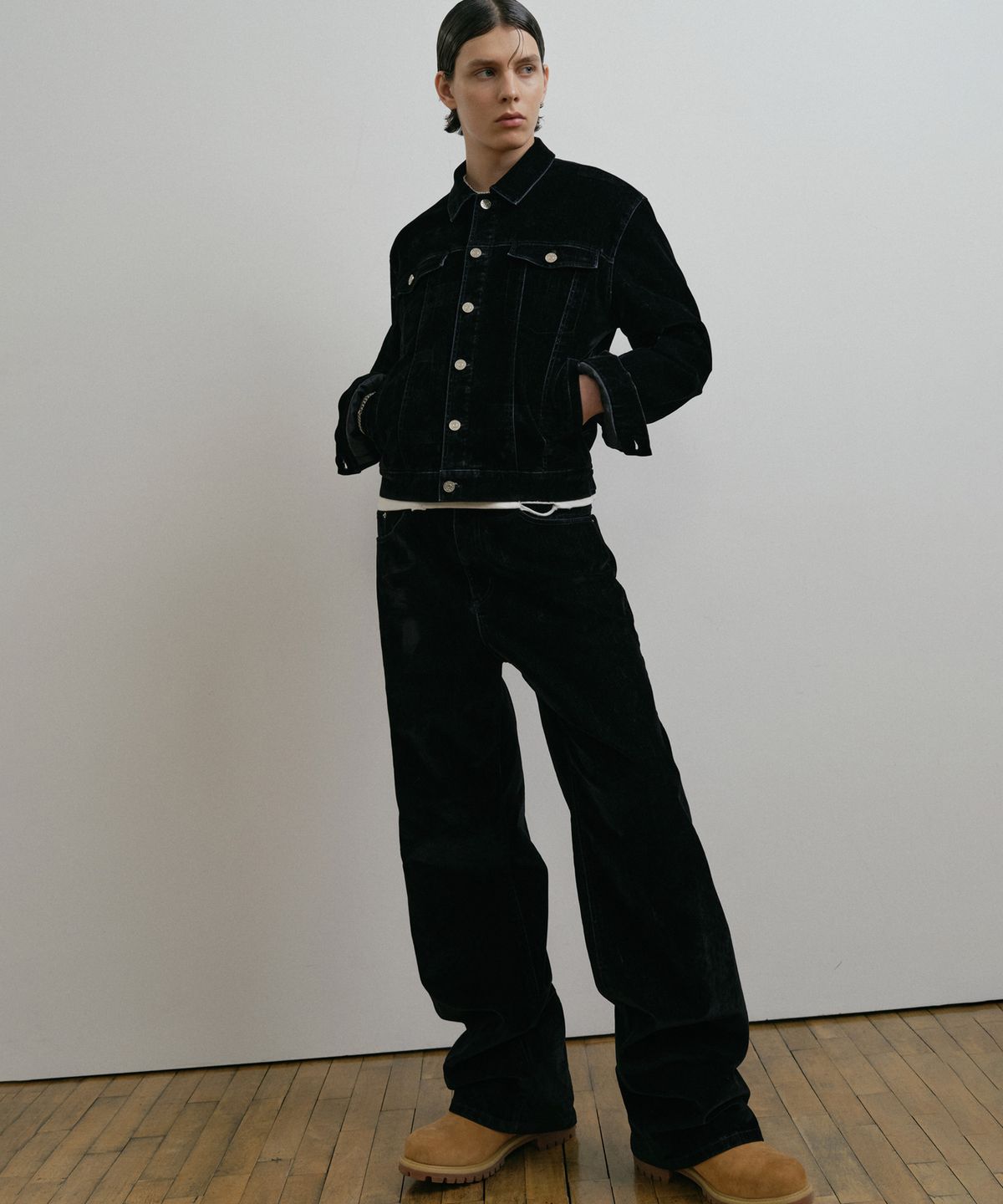 더스티화이트(DUSTYWHITE) VELVET WASHED DENIM STRAIGHT PANTS