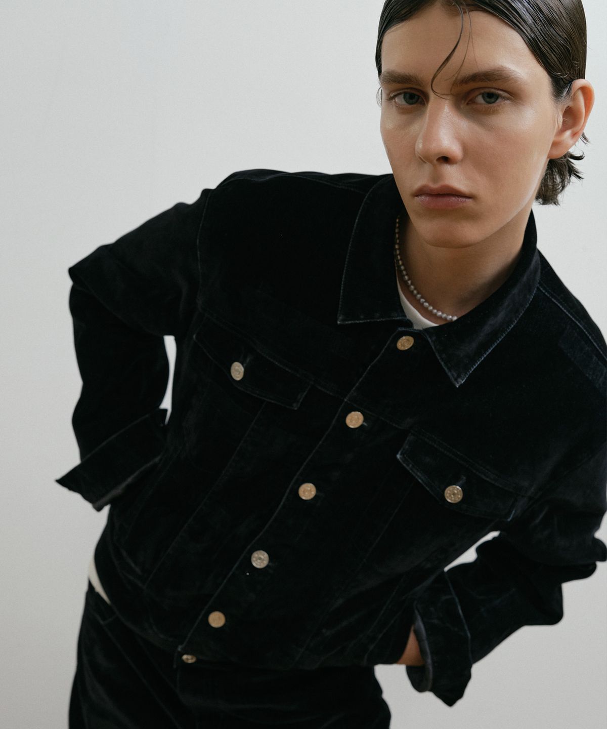 더스티화이트(DUSTYWHITE) VELVET WASHED PADDED TRUCKER DENIM JACKET (3oz)