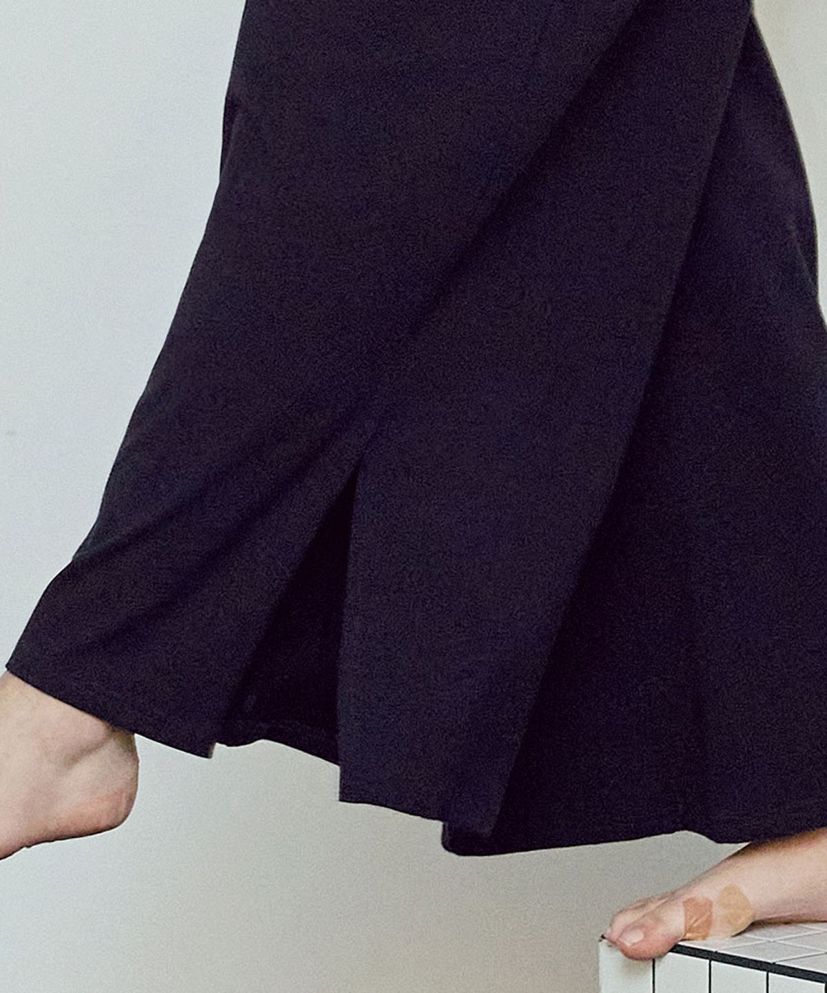 데비웨어(DEVIWEAR) 퍼지 와이드 하렘팬츠 DEVI-B0089-네이비