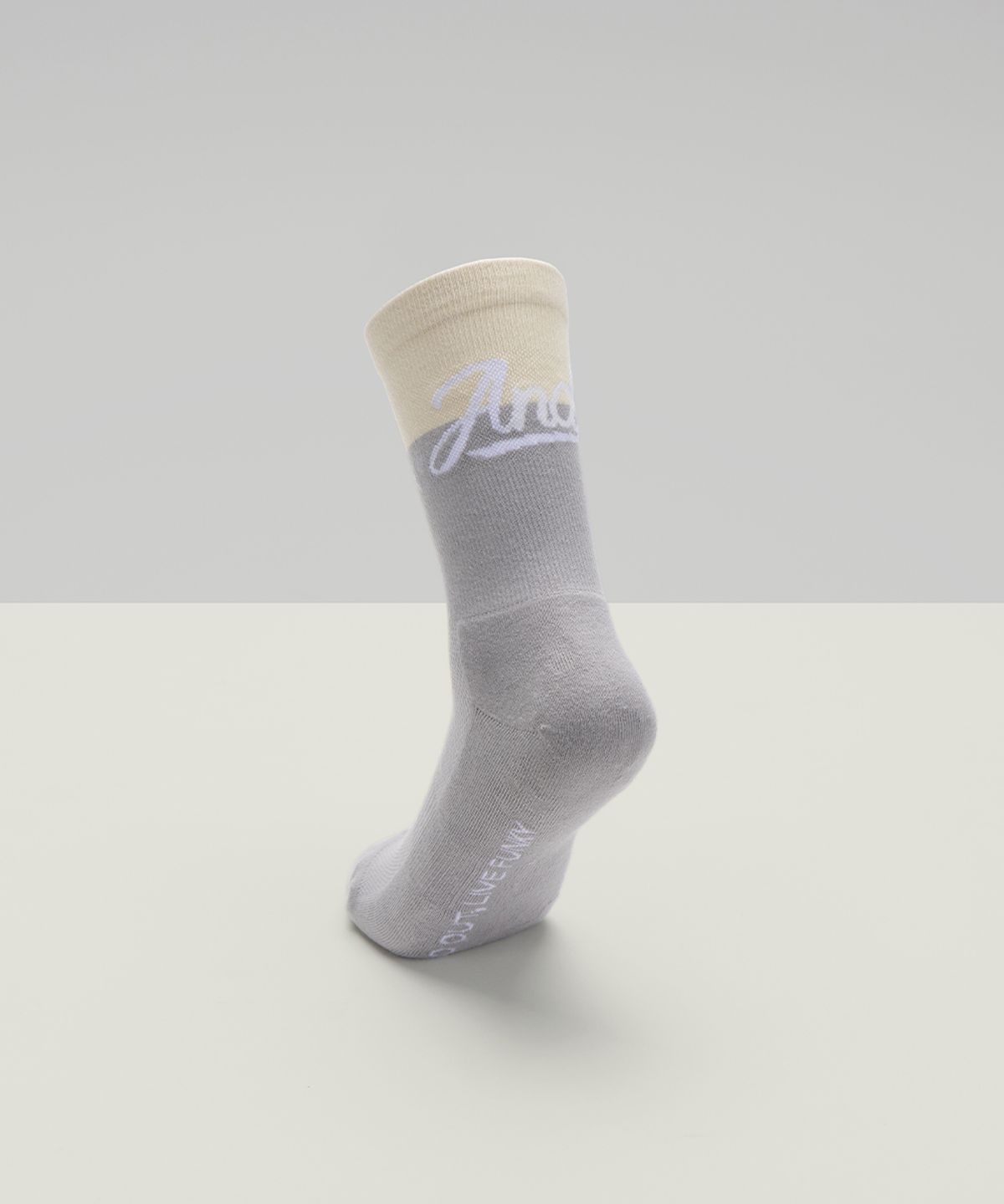 앤드 골프(AND GOLF) Slim Fit Socks Grey Ivory