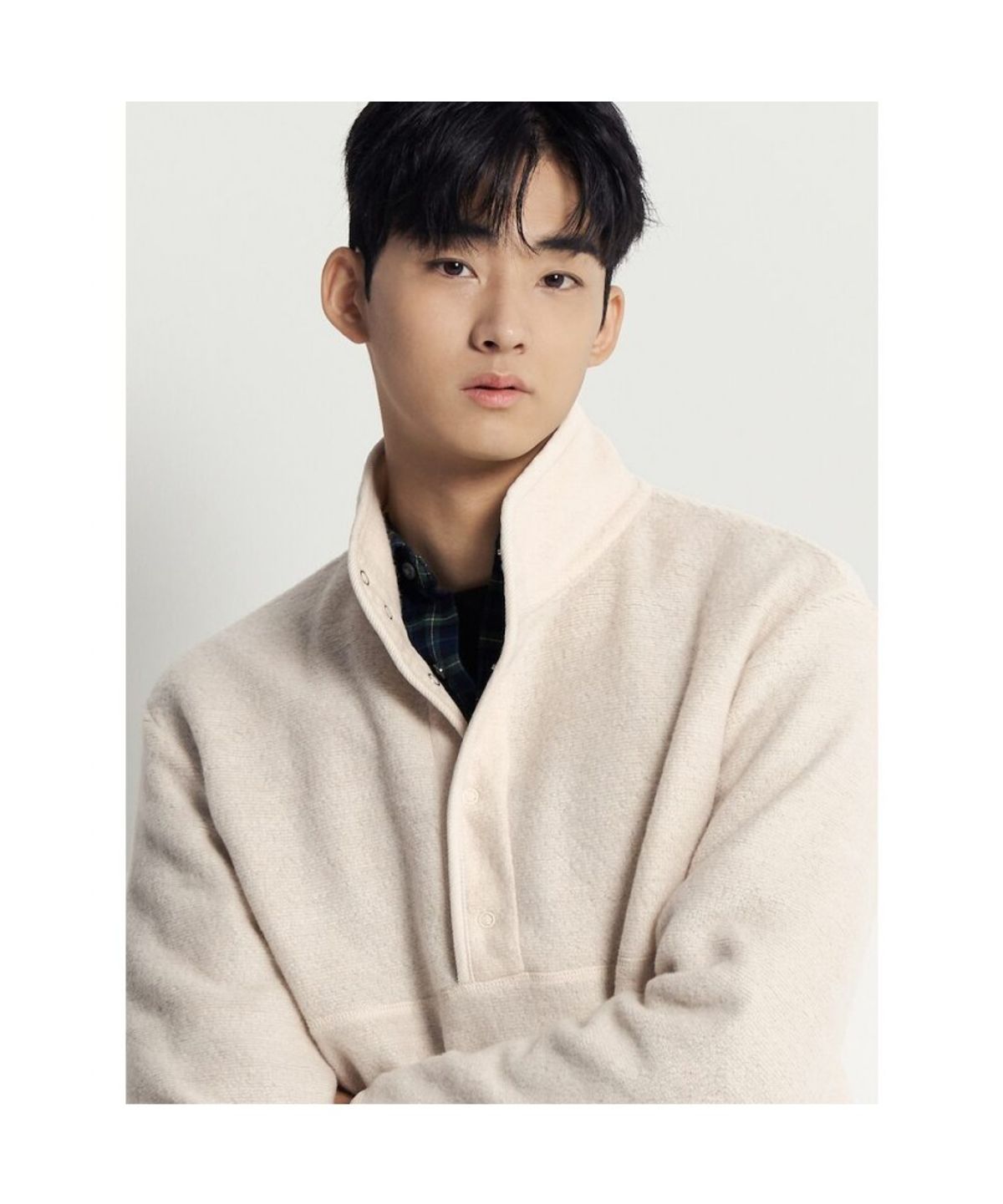 빈폴 멘(BEANPOLE MEN) 코지 울혼방 반오픈 맨투맨  아이보리