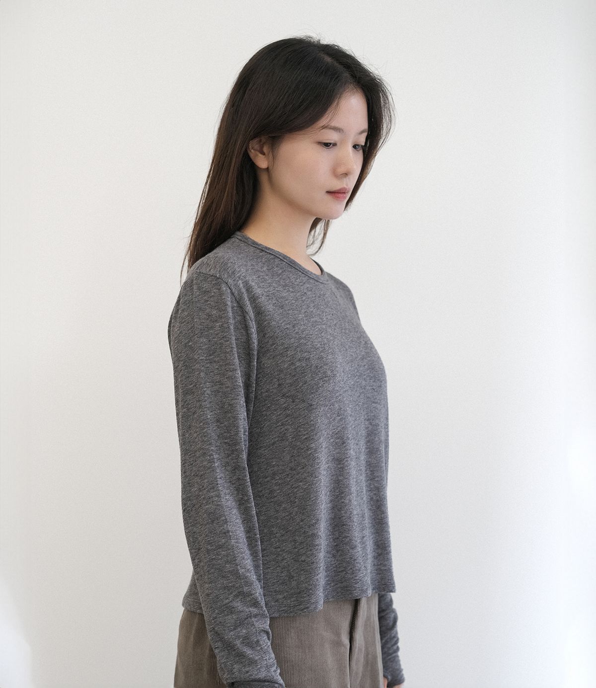 에메모가든(MMOGARDEN) (w) finger hole l/s tee (3colors)
