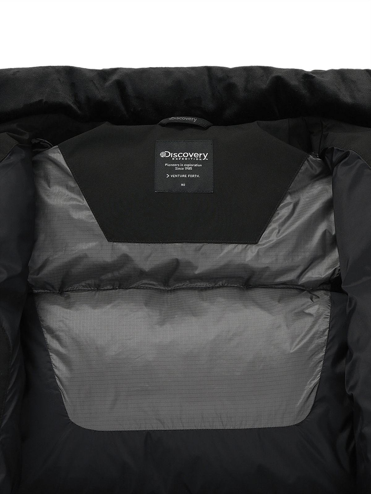 디스커버리 익스페디션(DISCOVERY EXPEDITION) 여성 반슬리 다운 크롭 숏패딩 (BLACK)