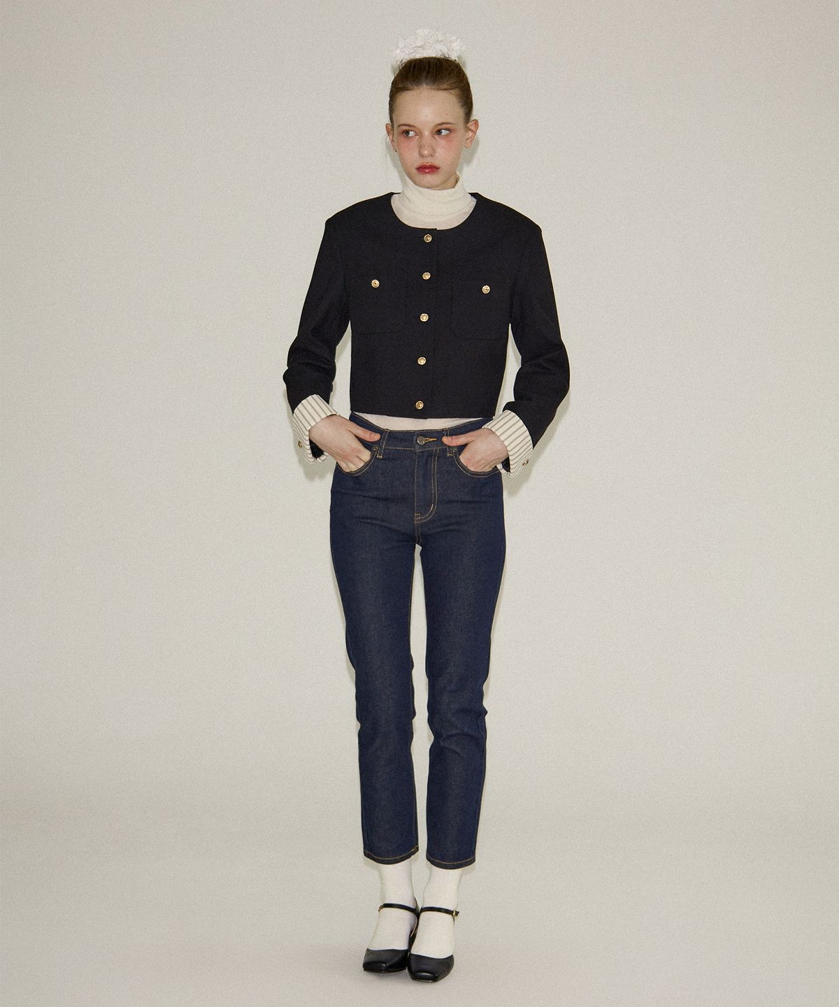 살롱 드 욘(SALON DE YOHN) Cuffs Crop Jacket_ Black