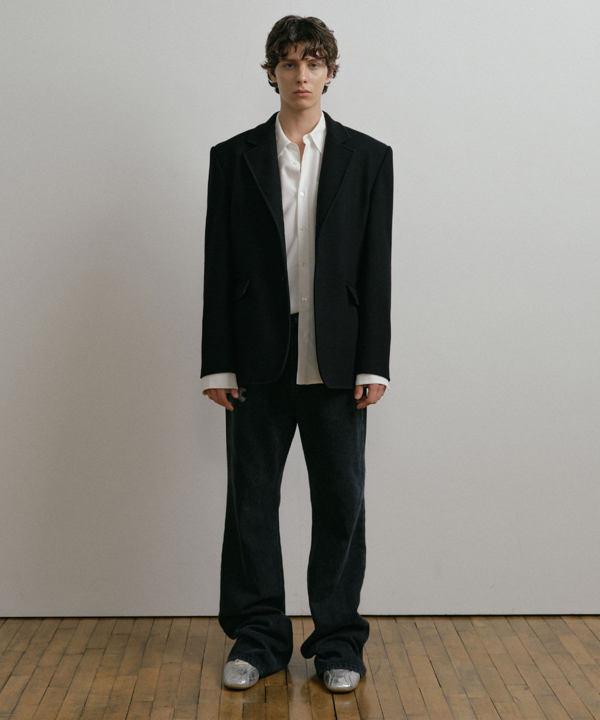 더스티화이트(DUSTYWHITE) BLACK WOOL ZIP-SLEEVE TAILORED BLAZER