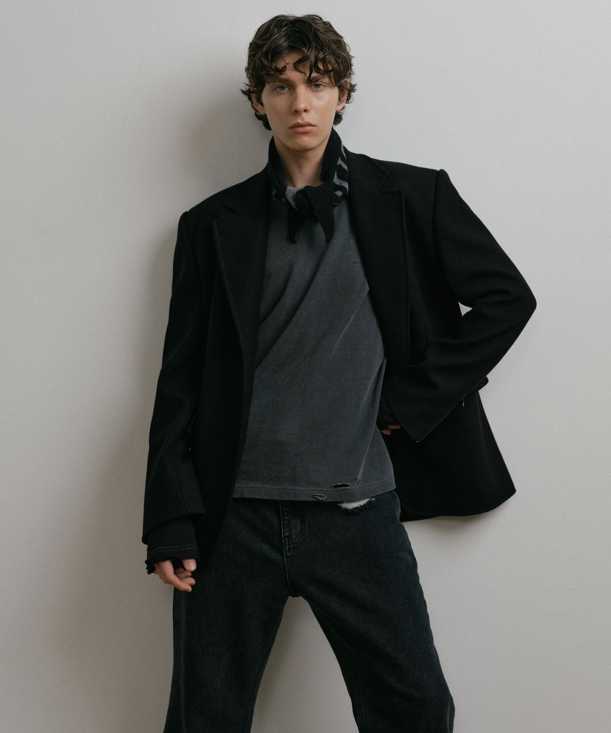 더스티화이트(DUSTYWHITE) BLACK WOOL ZIP-SLEEVE TAILORED BLAZER