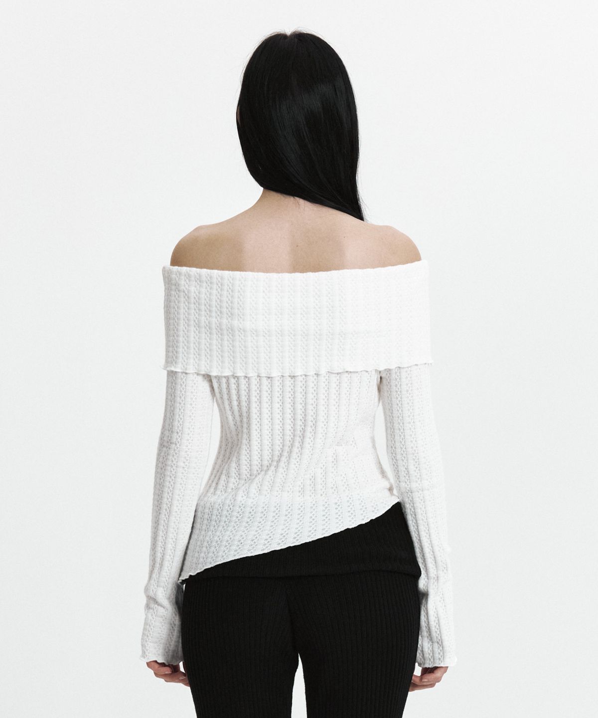 큐리티(CURETTY) C ASYMMETRIC OFF-SHOULDER KNIT TOP_WHITE
