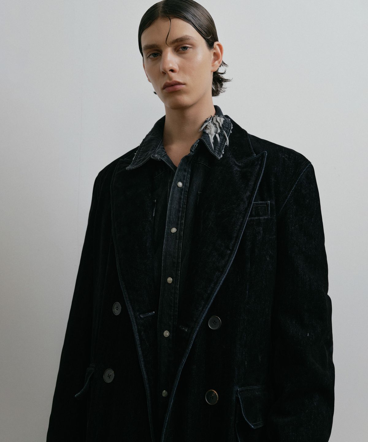 더스티화이트(DUSTYWHITE) VELVET WASHED PADDED DOUBLE-BREASTED COAT (5oz)