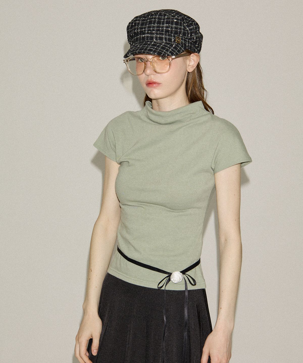 살롱 드 욘(SALON DE YOHN) Classic Mock neck Tee_ Green