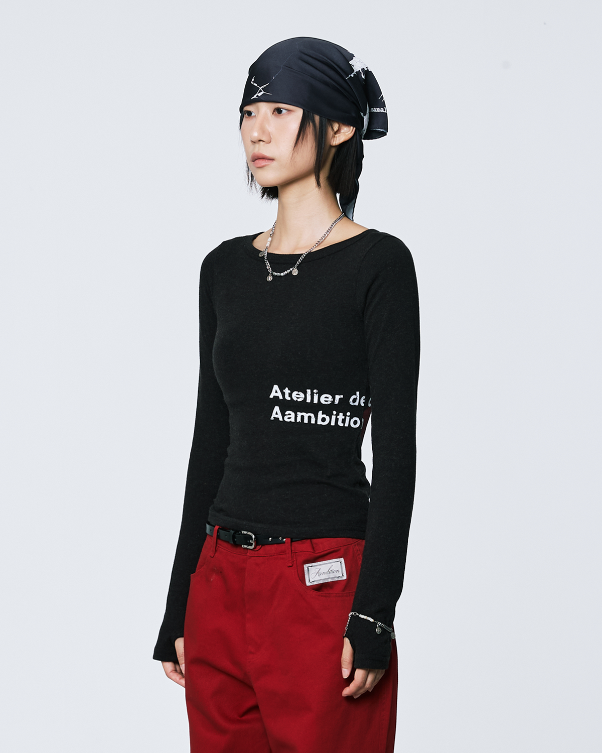어앰비션(AAMBITION) 아뜰리에 크로스 롱슬리브 (블랙)