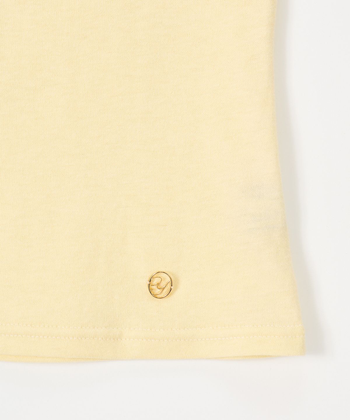 살롱 드 욘(SALON DE YOHN) Classic Mock neck Tee_ Butter