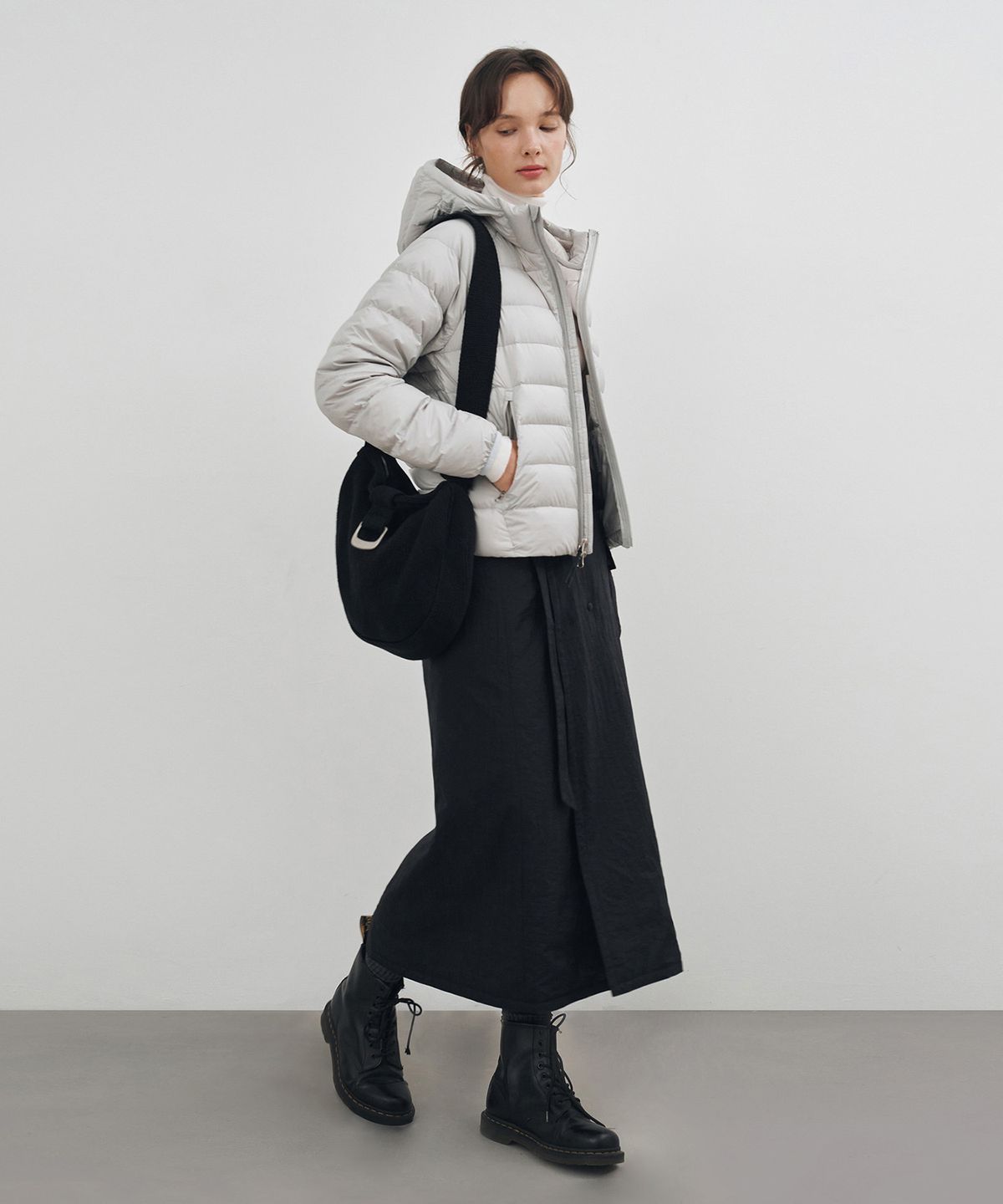 커스텀어클락 우먼(COSTUMEOCLOCK WOMAN) [덕다운ver.] 라이트웨이트 후드 덕다운 패딩 자켓 블랙 COWJP001BLACK