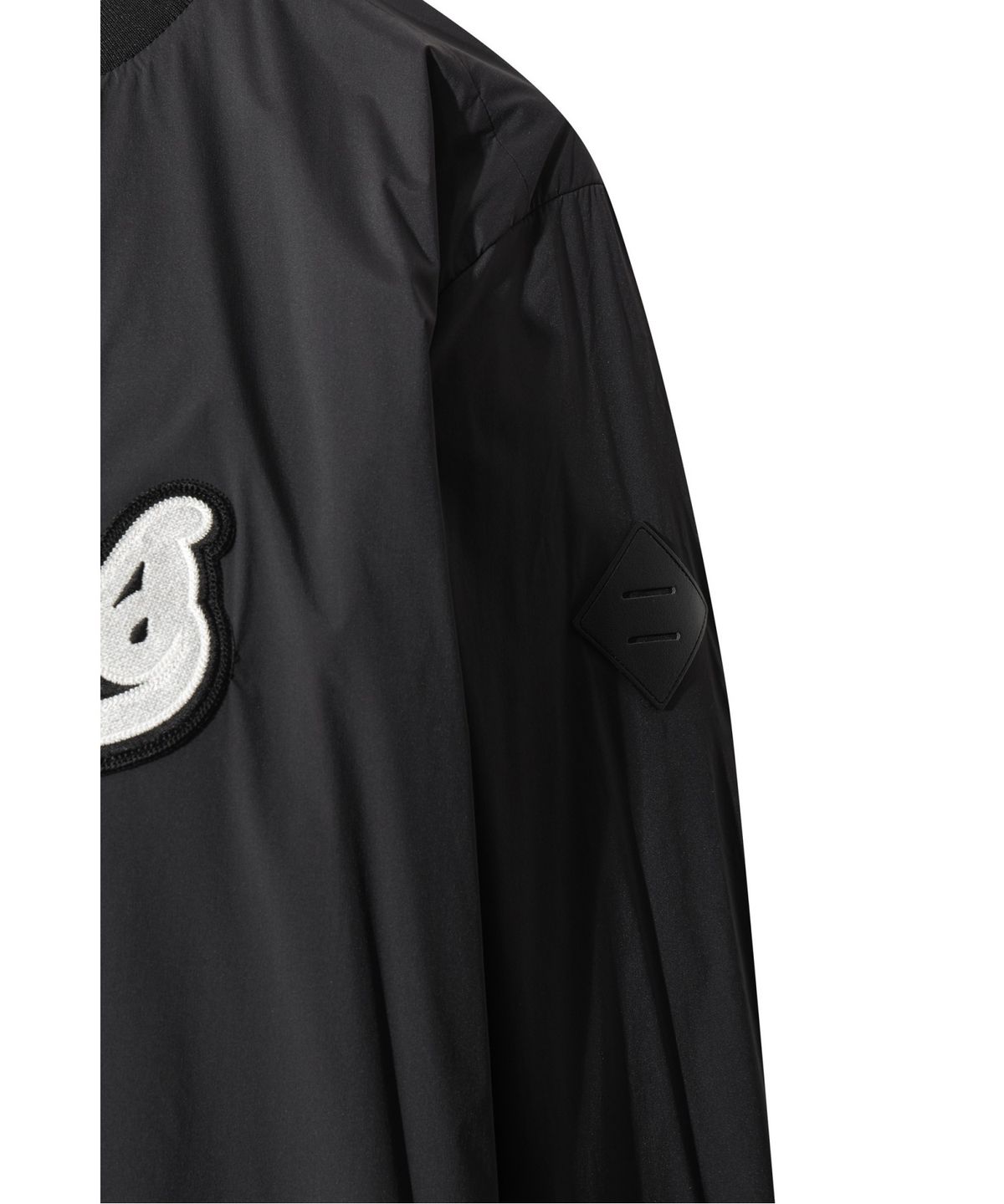 왁(WAAC) [JONES] Men’s Logo Windbreaker Pullover WMUAW25770BKX