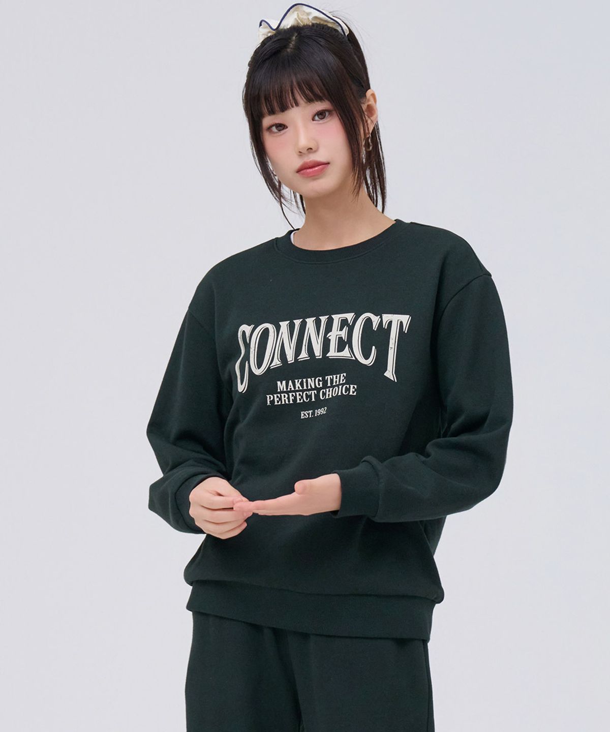 체이스컬트(CHASECULT) 공용 에센셜 기모 그래픽 맨투맨 티셔츠-그린