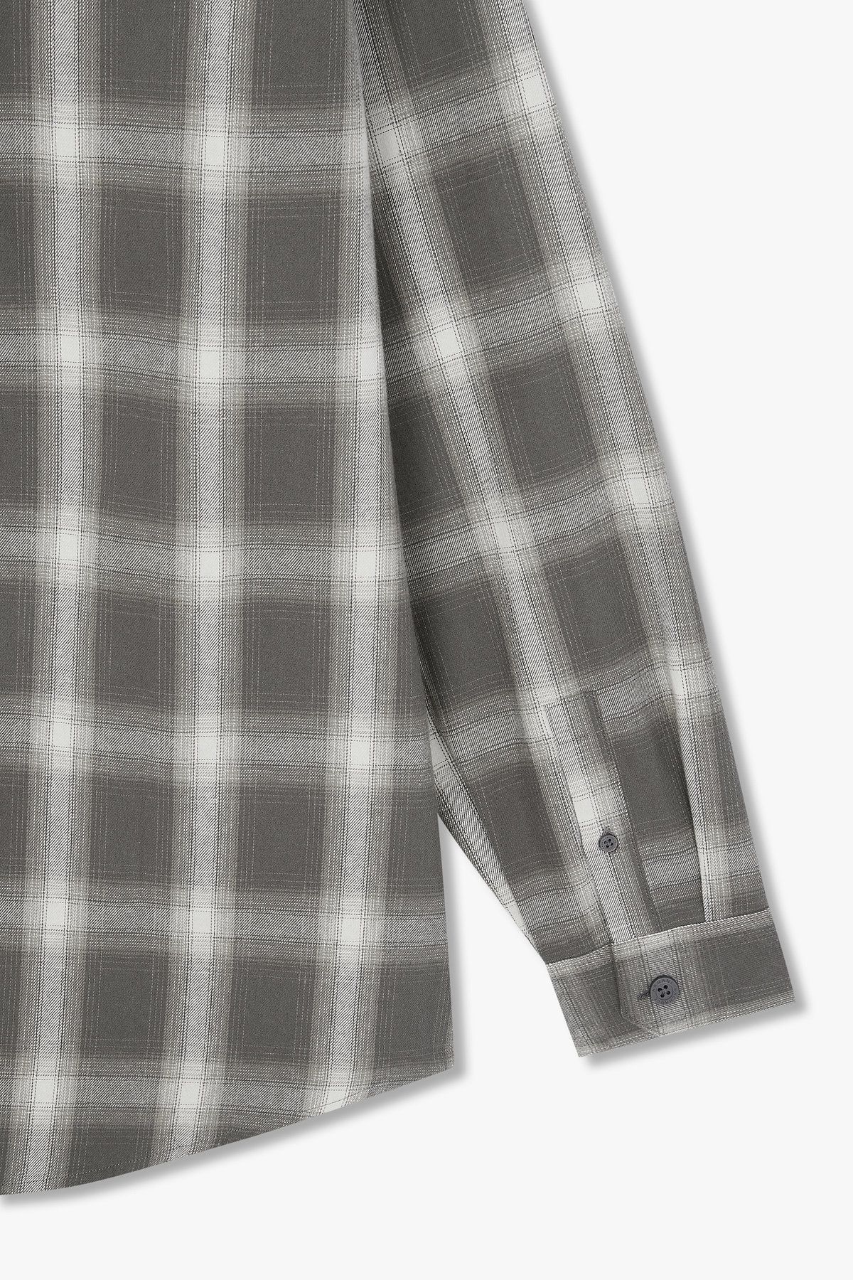 아르마니 익스체인지(ARMANI EXCHANGE) 남성 타탄 체크 플란넬 셔츠_다크 그레이 A415320005