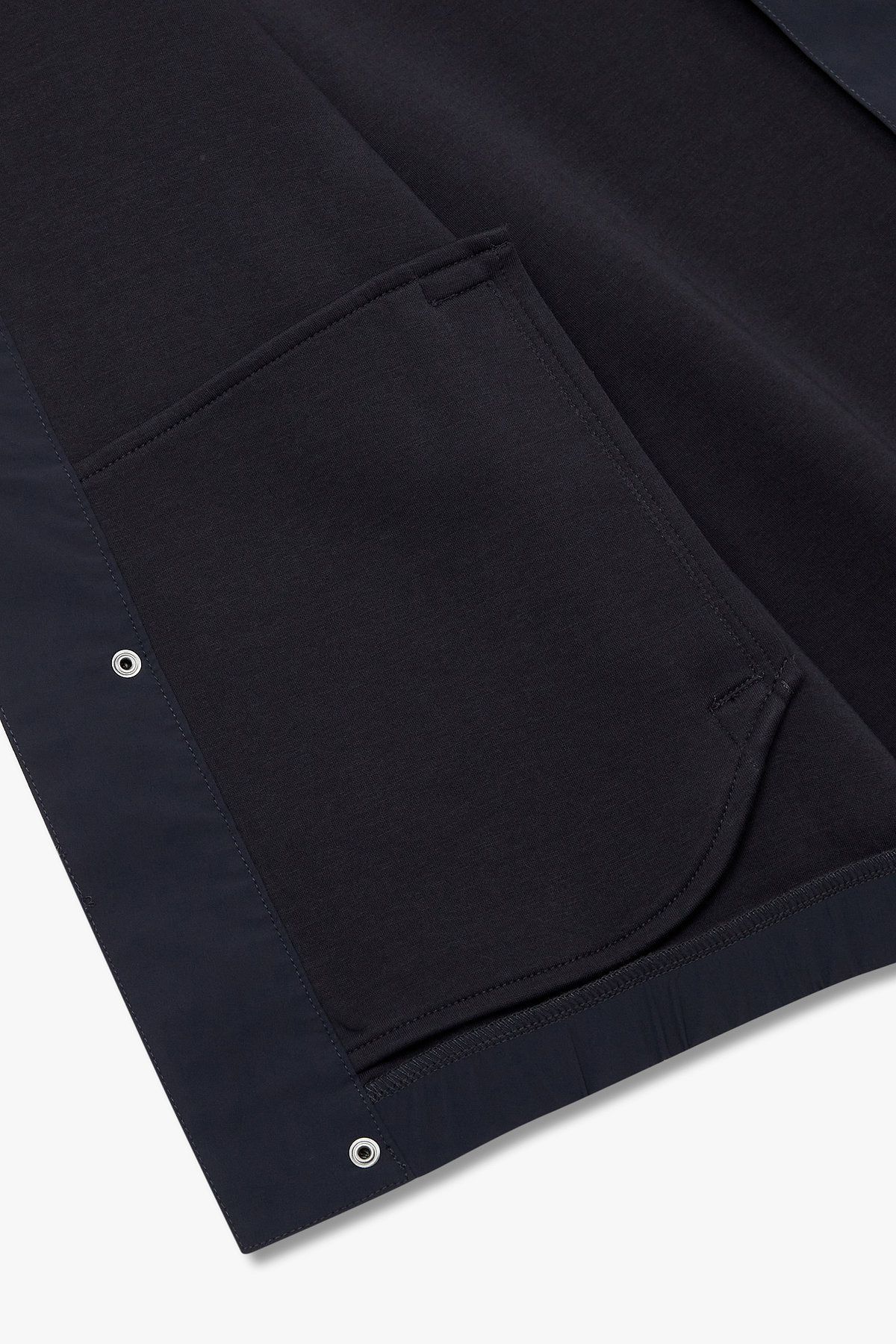 아르마니 익스체인지(ARMANI EXCHANGE) 남성 히든 후디드 배색 패치 자켓_네이비 A415331012