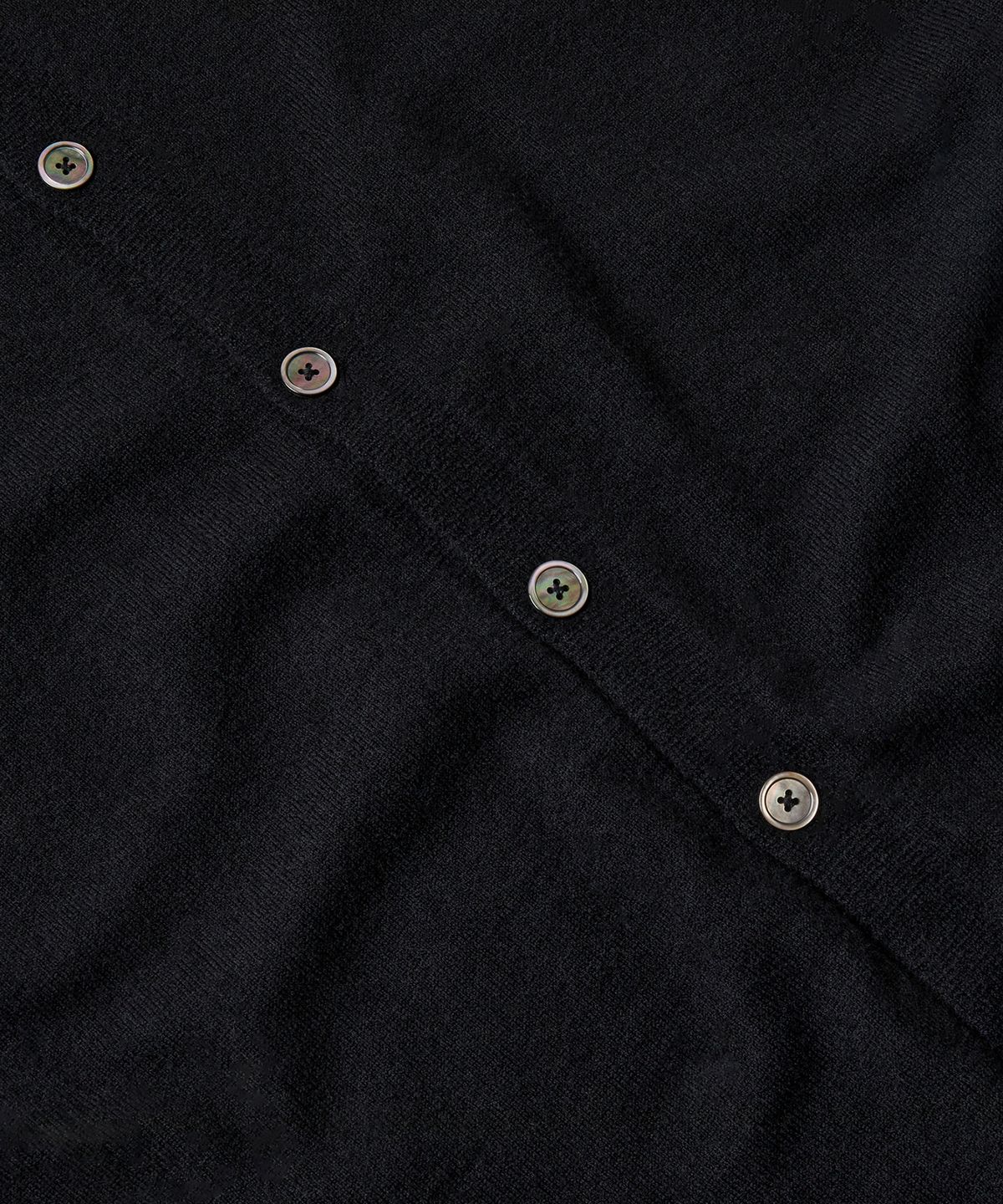 브랜디드(BRANDED) [SUPERIOR] ESSENTIAL SUPERFINE ROUND CARDIGAN [BLACK]