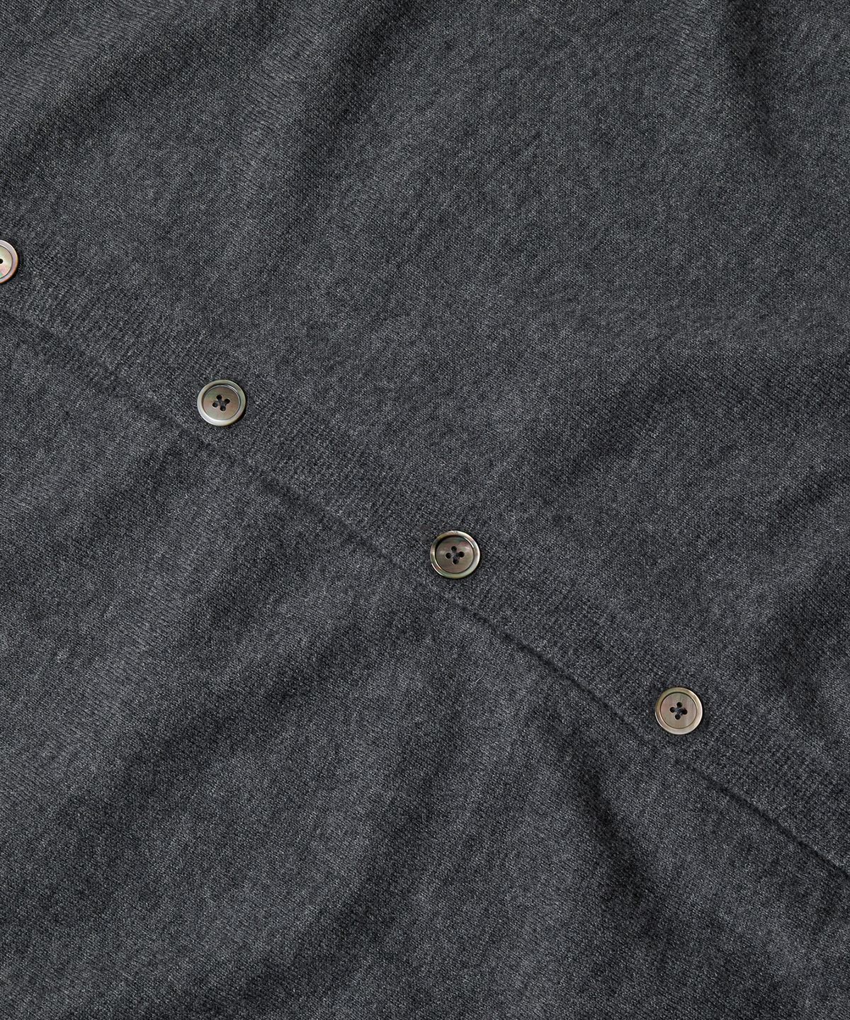 브랜디드(BRANDED) [SUPERIOR] ESSENTIAL SUPERFINE ROUND CARDIGAN [CHARCOAL]