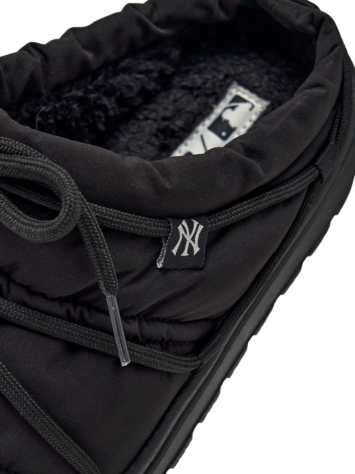 엠엘비(MLB) 플러쉬 패딩 뮬 레이스 NY (Black)