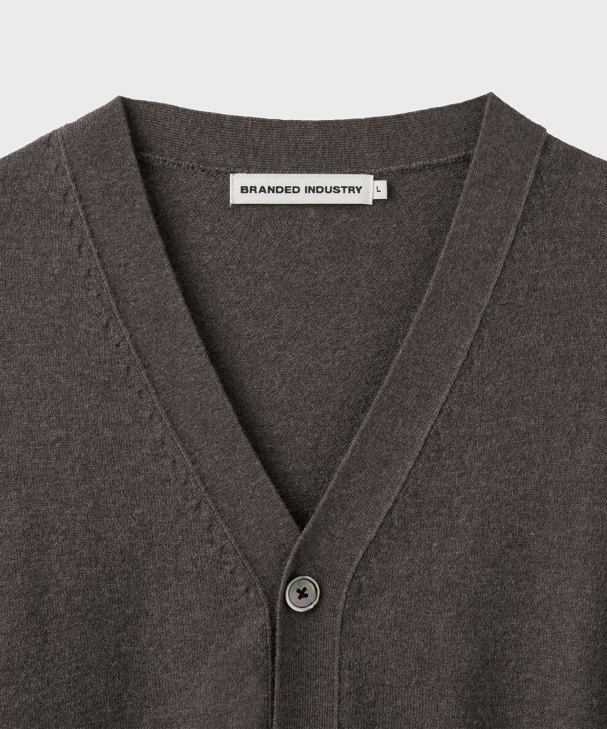 브랜디드(BRANDED) [SUPERIOR] ESSENTIAL SUPERFINE V-NECK CARDIGAN [TAUPE BROWN]