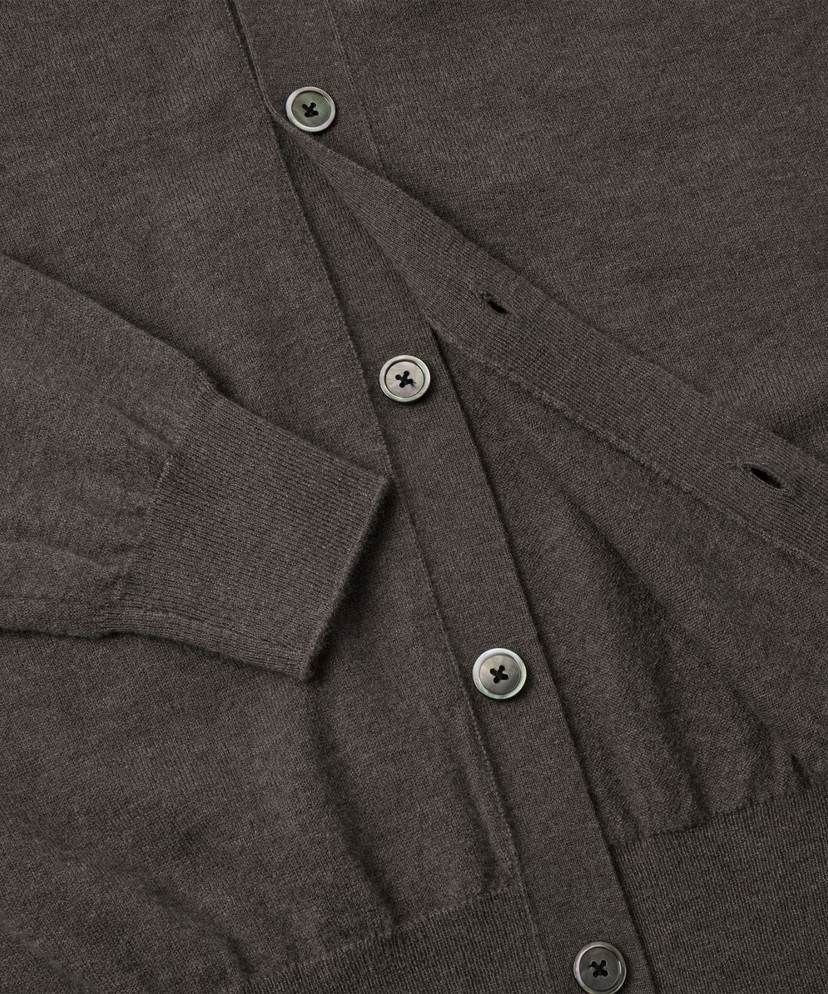 브랜디드(BRANDED) [SUPERIOR] ESSENTIAL SUPERFINE V-NECK CARDIGAN [TAUPE BROWN]