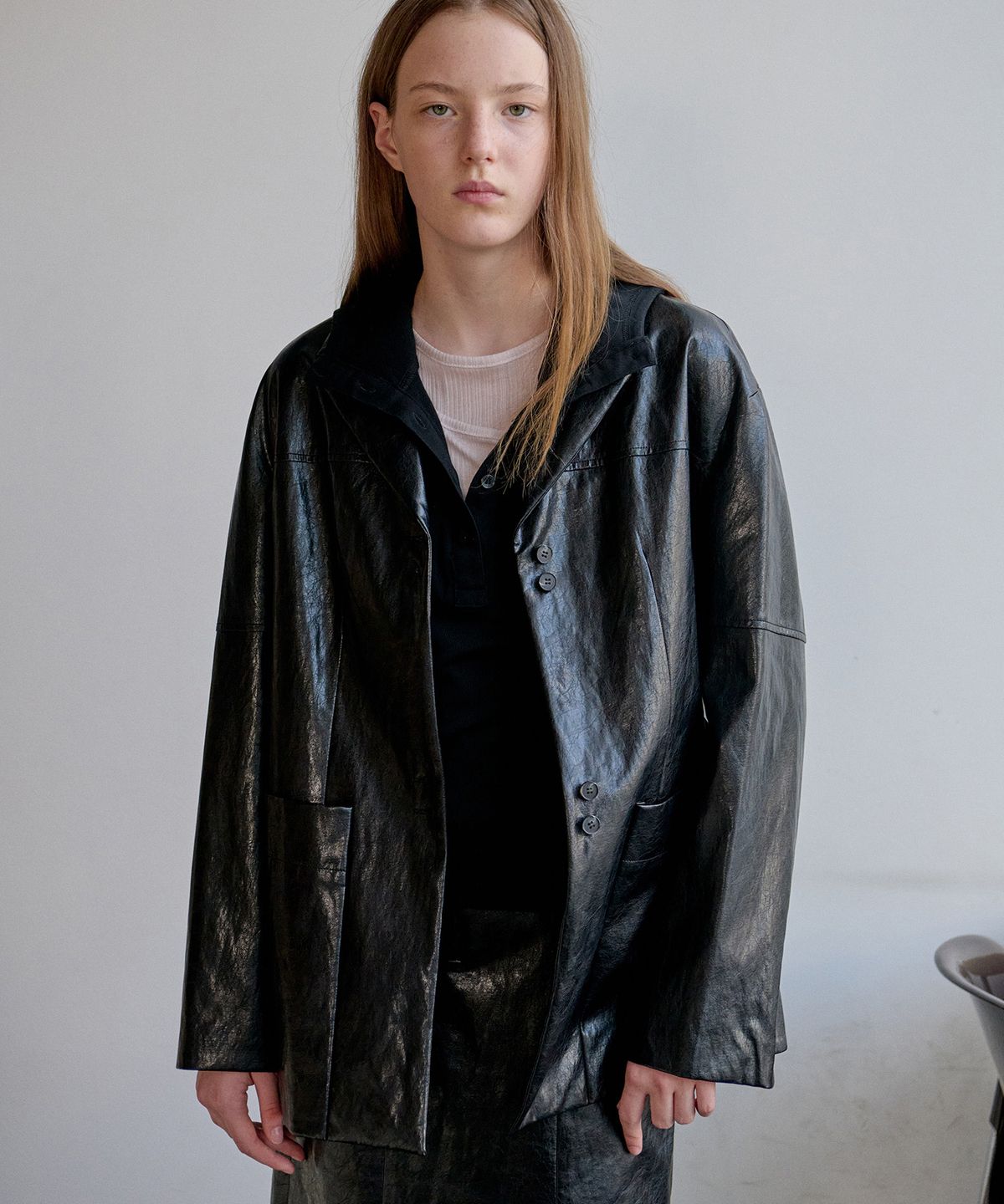 아위(AHWE) FAKE LEATHER JACKET_BLACK