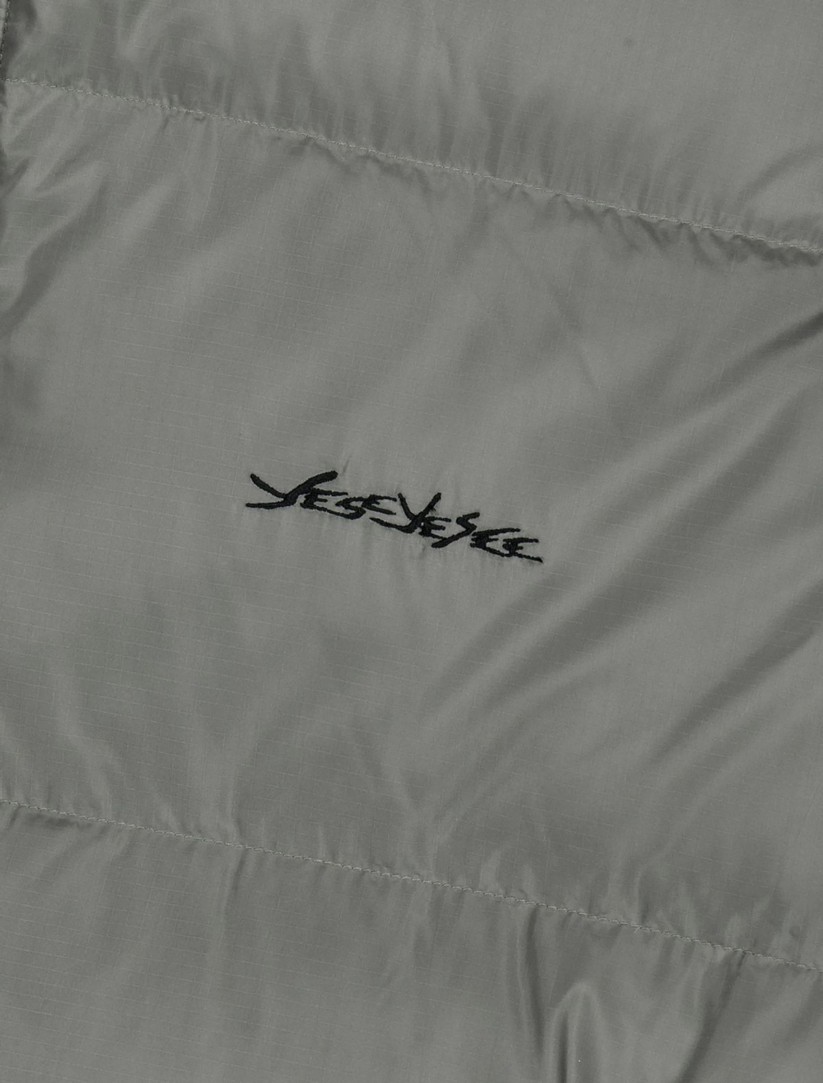 예스아이씨(YESEYESEE) Sign Logo Down Jacket Grey