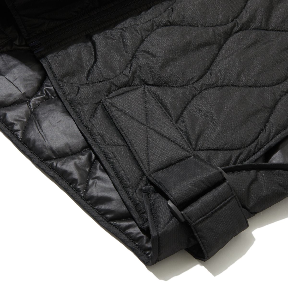 펜필드(PENFIELD) 사이드 어드저스트나일론 퀼팅 후드 베스트 블랙_FR4WV44U