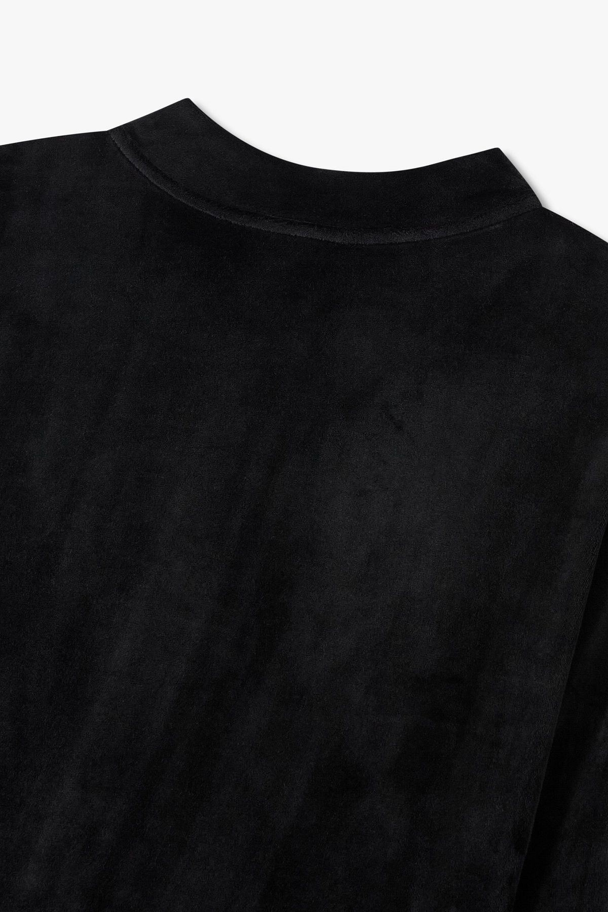엠포리오 아르마니 언더웨어(EMPORIO ARMANI UNDERWEAR) 여성 벨루어 로고 자수 라운지 집업_블랙 0825338510